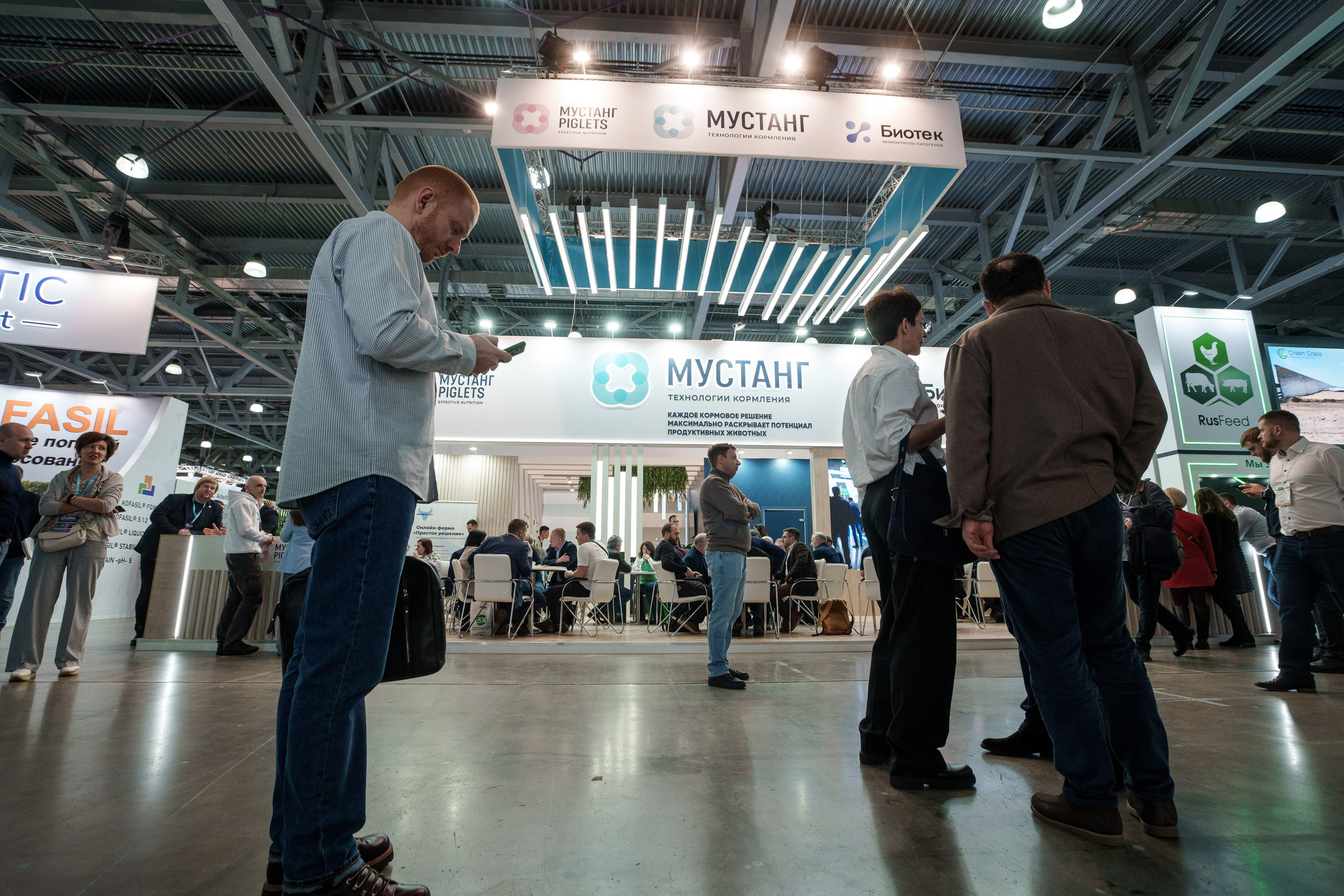 Стенд компании «Мустанг» на выставке Агрос-2024. Репортажный фотограф Сергей Сажин г. Ярославль