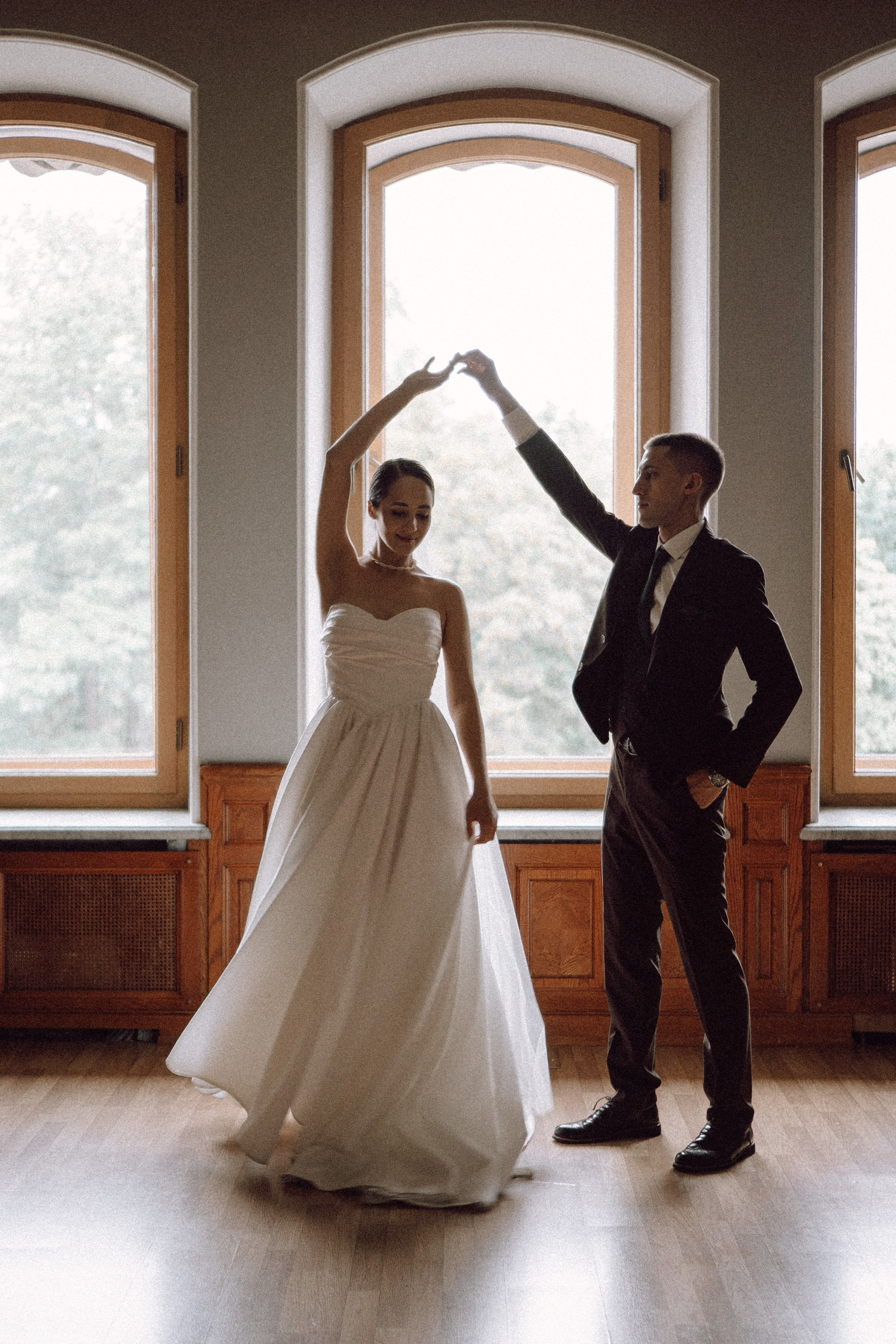 СВАДЕБНАЯ ПРОГУЛКА В САНТК-ПЕТЕРБУРГЕ (ИСАКИЕВСКИЙ СОБОР, ЗИМНЯЯ КАНАВКА, ЭРМИТАЖ И БОЛЬШАЯ МОРСКАЯ УЛИЦА). Профессиональный фотограф, Санкт-Петербург — Виктория Богомолова