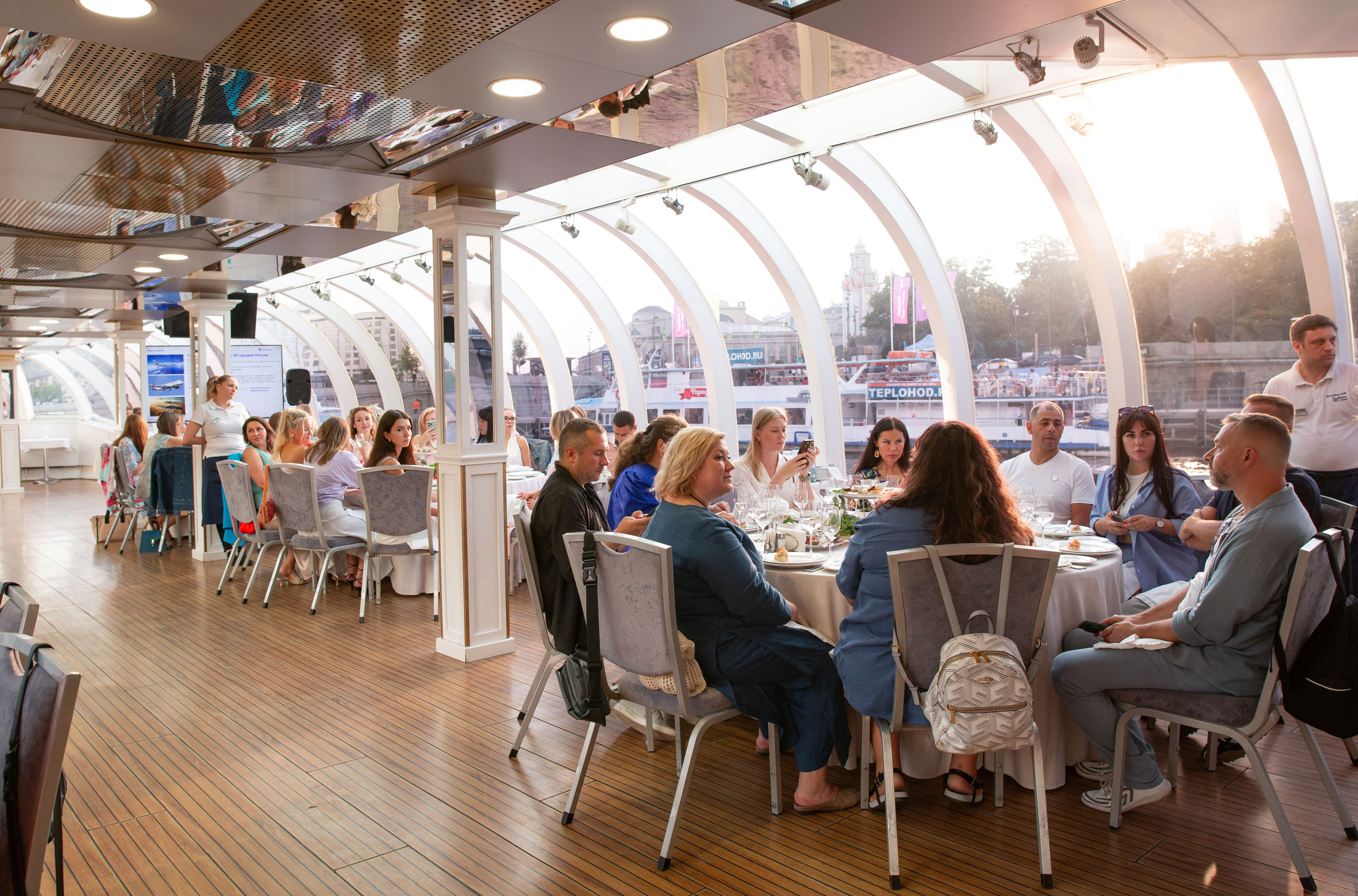 Dubai Vibes Intourist Cruise Party. Семейный и детский фотограф Анна Петракова