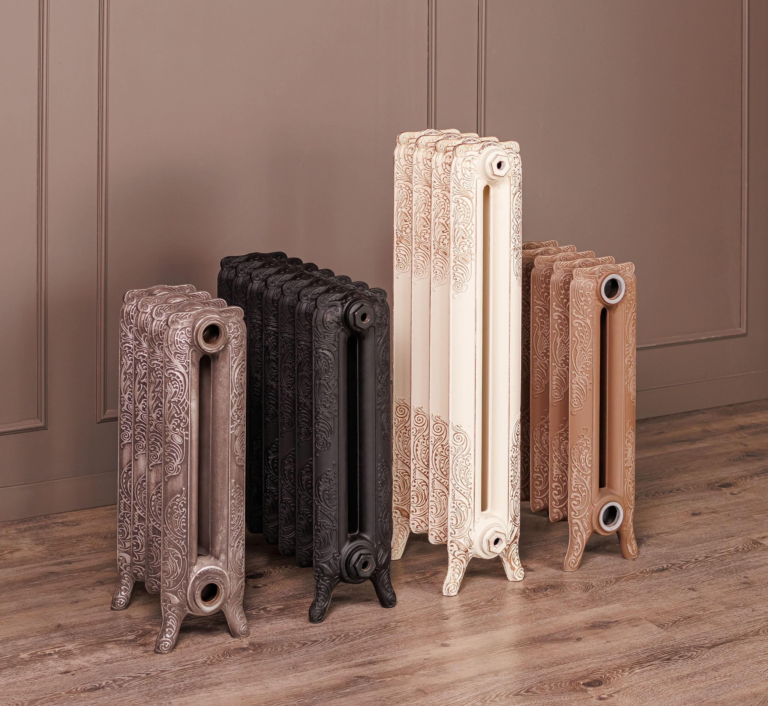 Предметные фотографии дизайнерских радиаторов отопления в стиле ретро