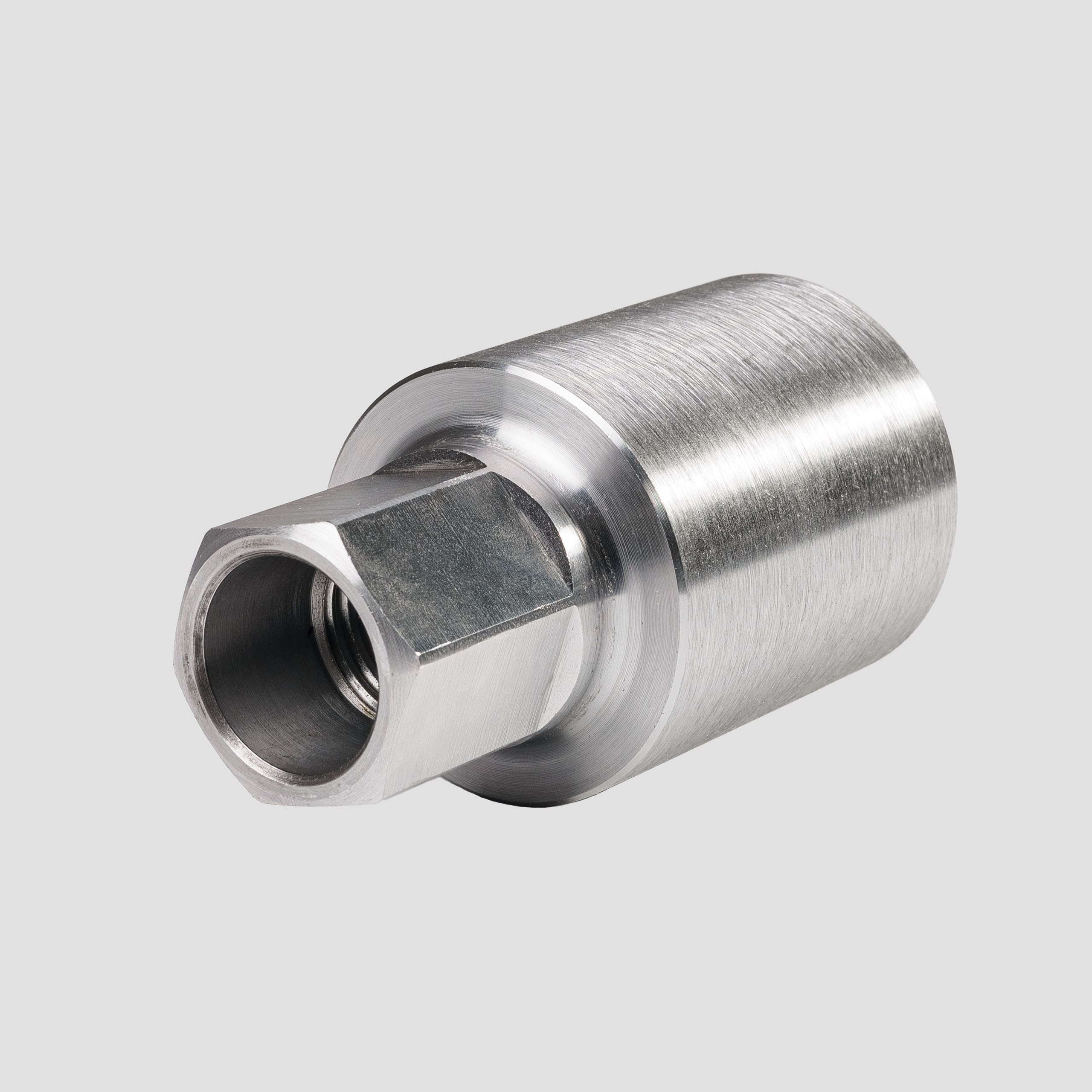 Предметные фотографии бытовых и строительных инструментов