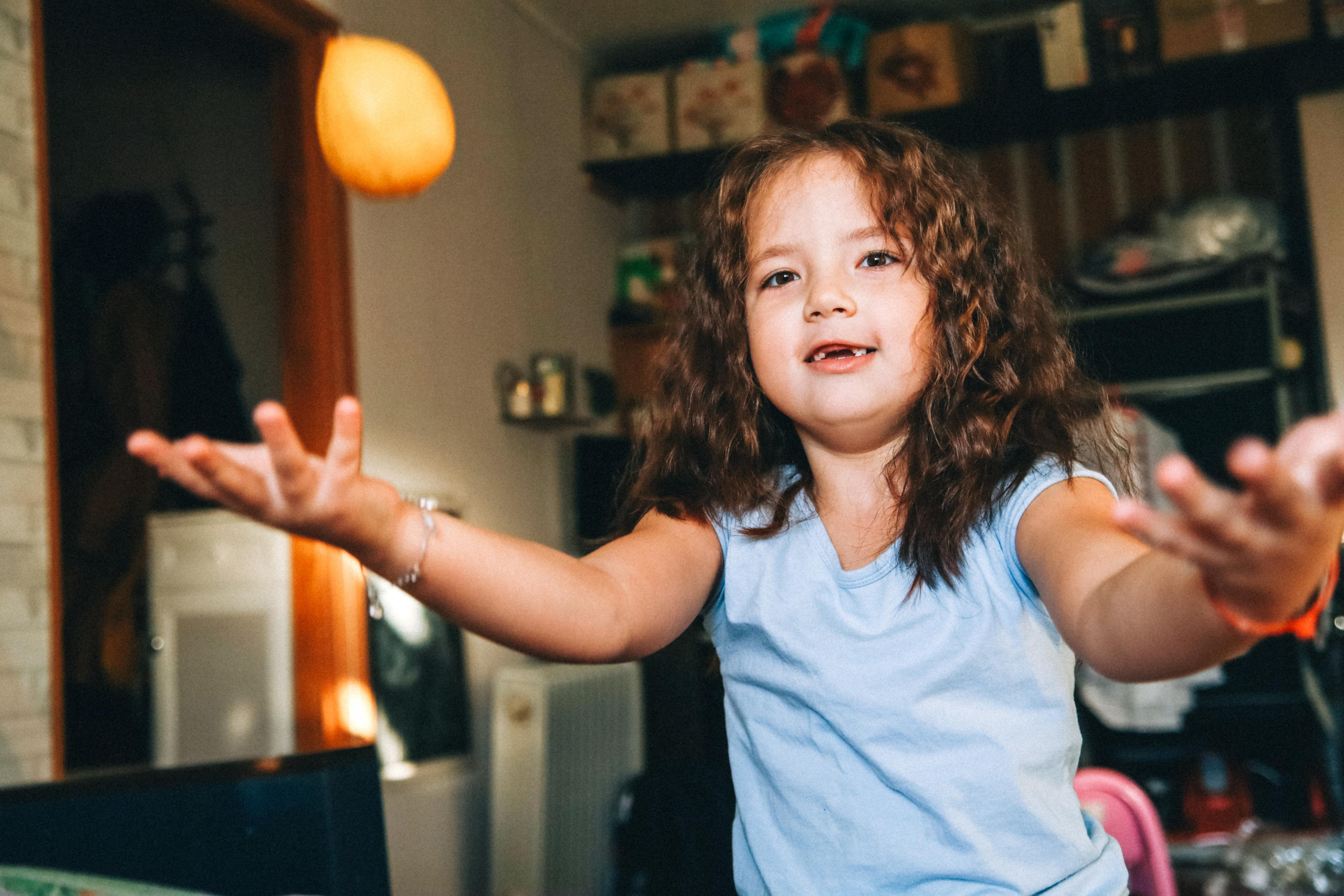 «Сёстры» (лайфстайл домашняя съемка). Фотограф Мурманск Лилия Маер