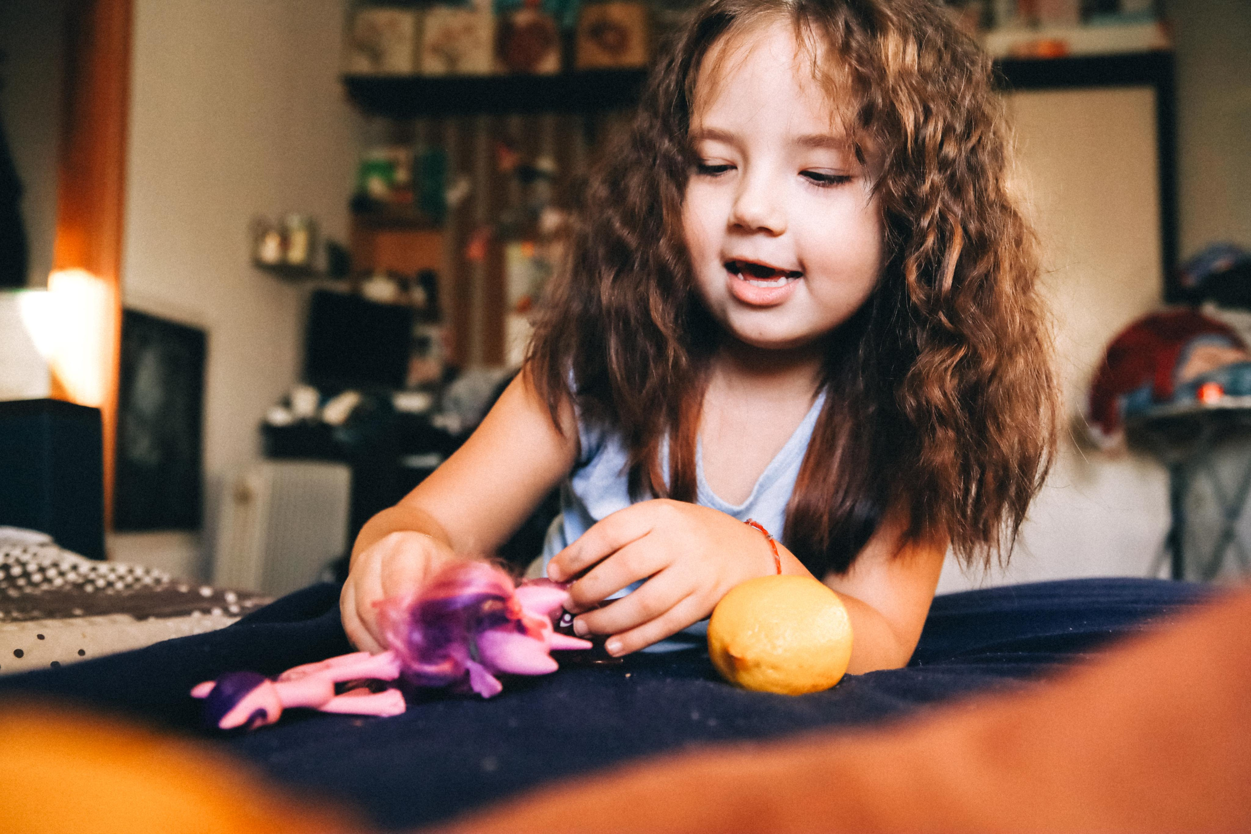 «Сёстры» (лайфстайл домашняя съемка). Фотограф Мурманск Лилия Маер