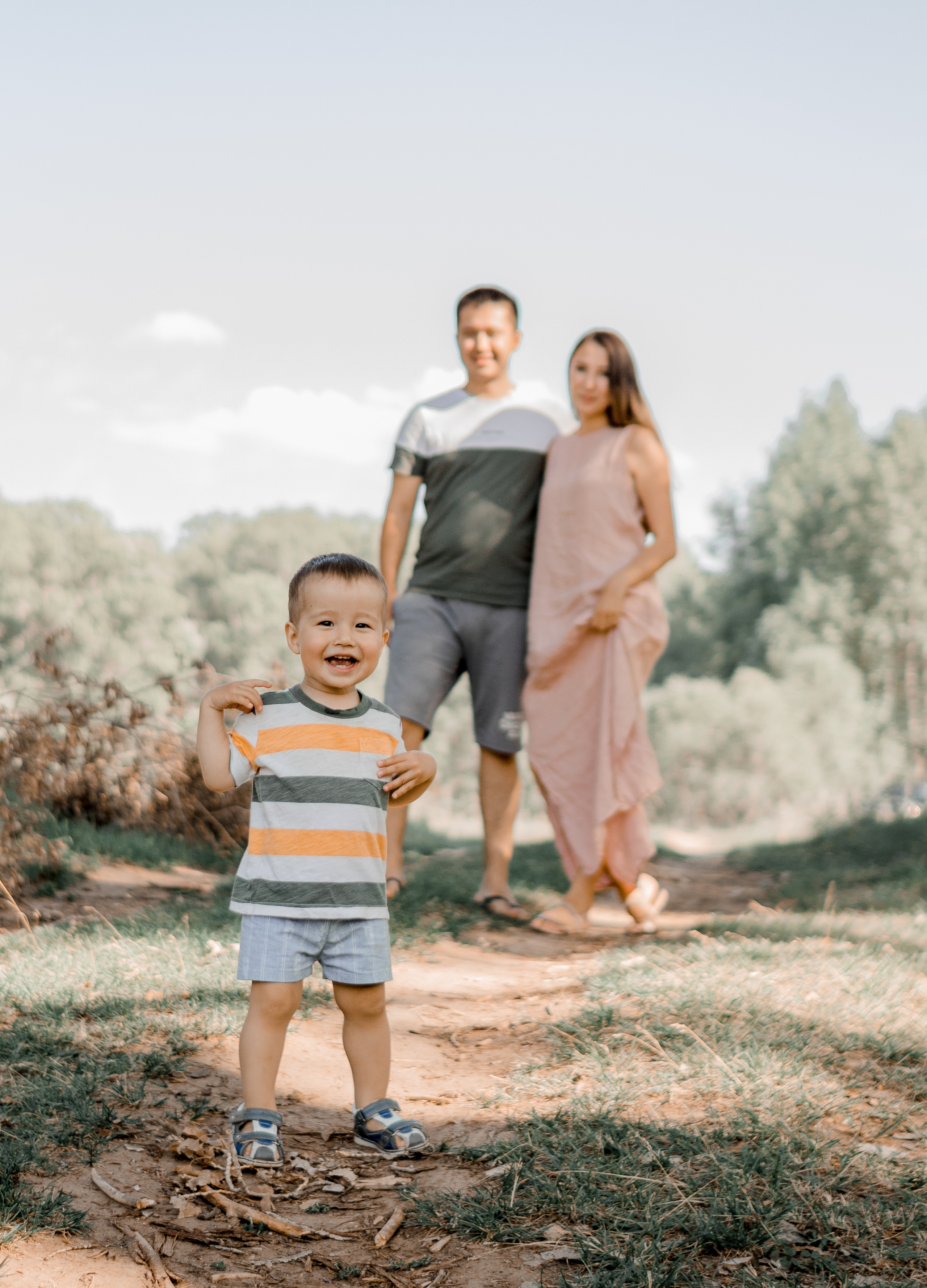 Семья Гайнуллиных на фотосессии «Пикник». Фотограф Мурманск Лилия Маер