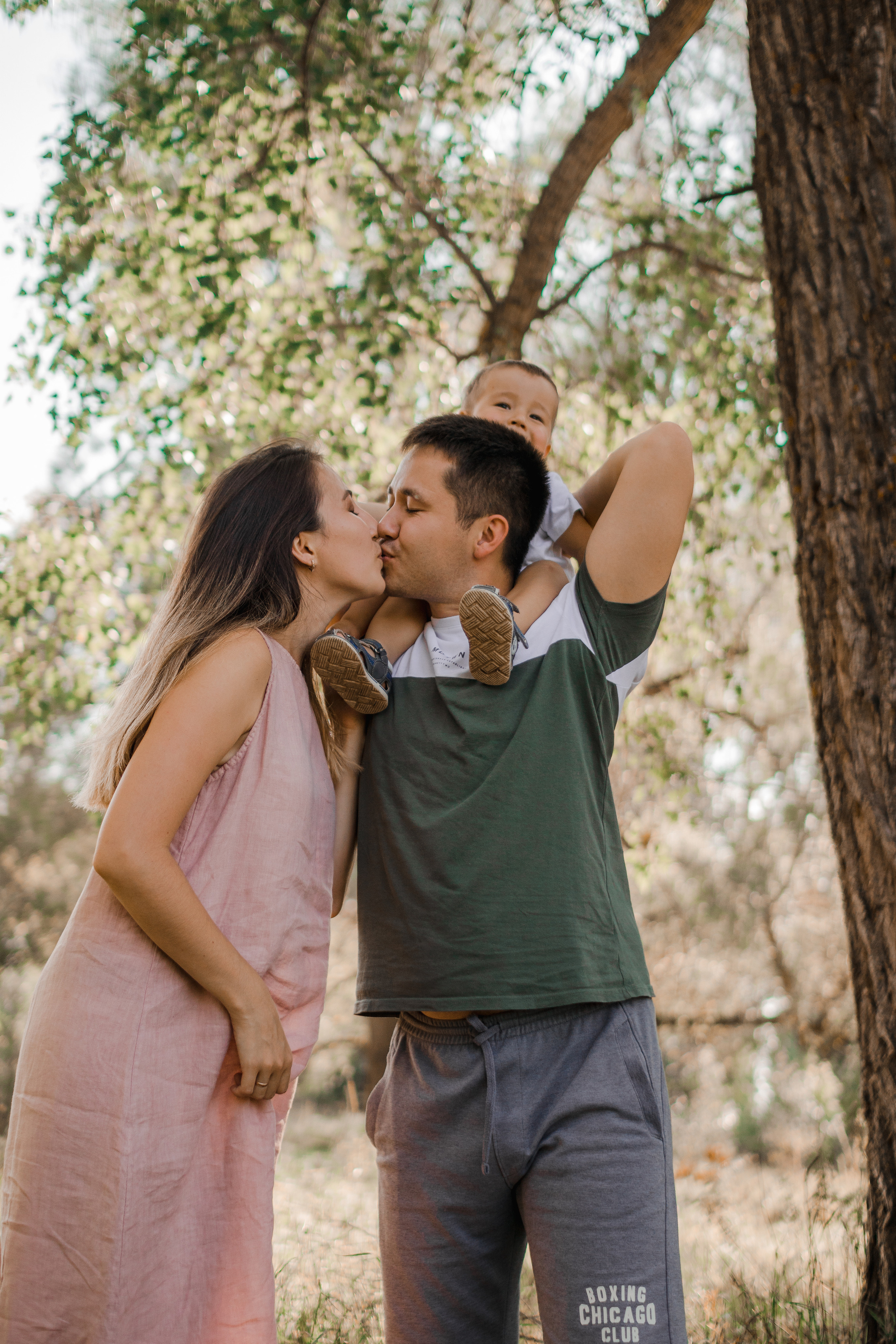 Семья Гайнуллиных на фотосессии «Пикник». Фотограф Мурманск Лилия Маер