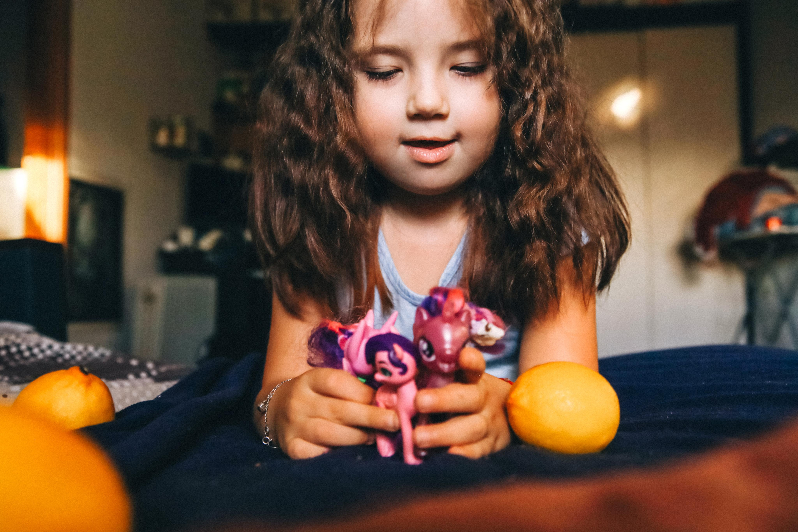 «Сёстры» (лайфстайл домашняя съемка). Фотограф Мурманск Лилия Маер