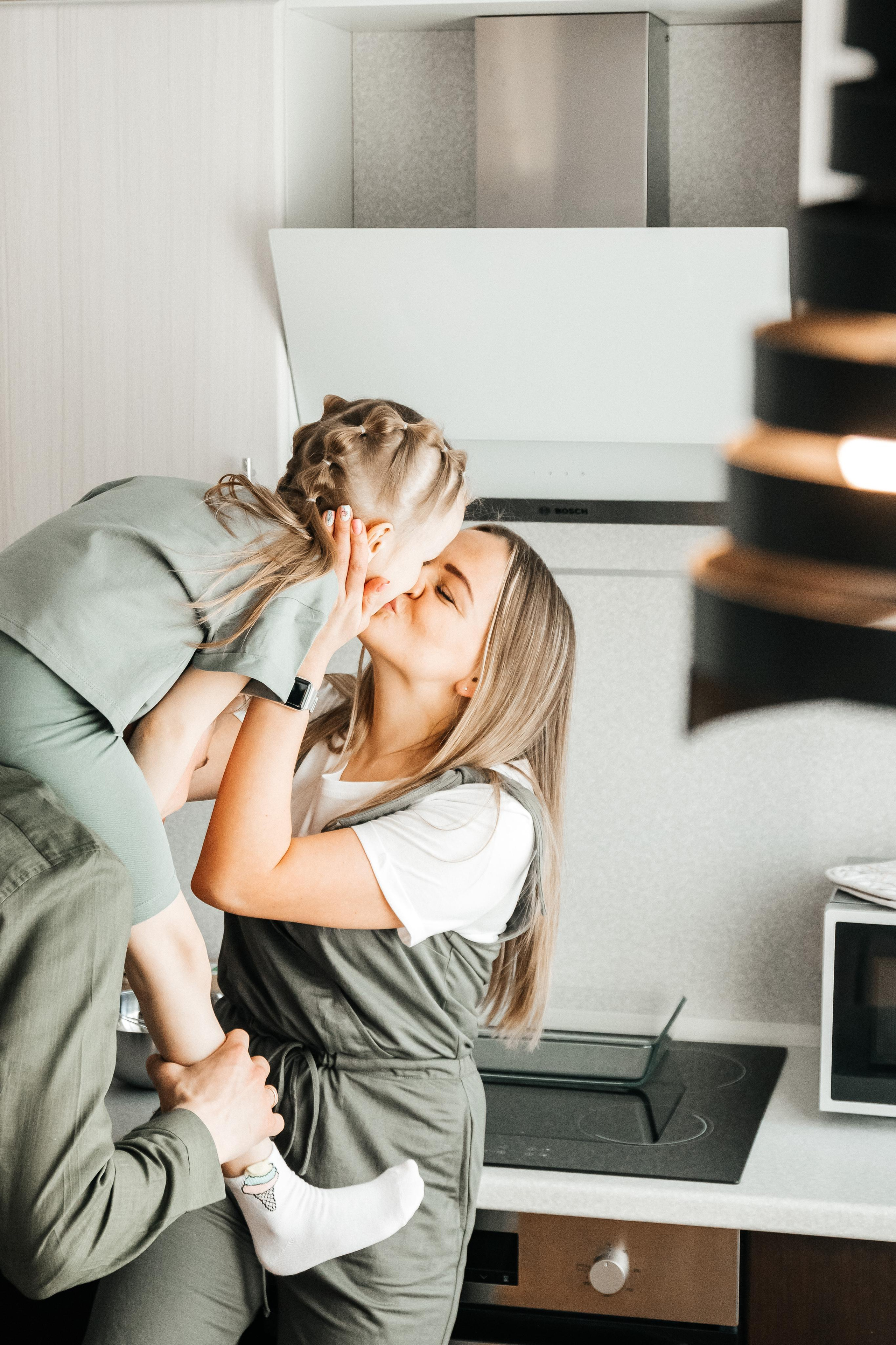 Семейная домашняя съемка «Пасха». Фотограф Мурманск Лилия Маер