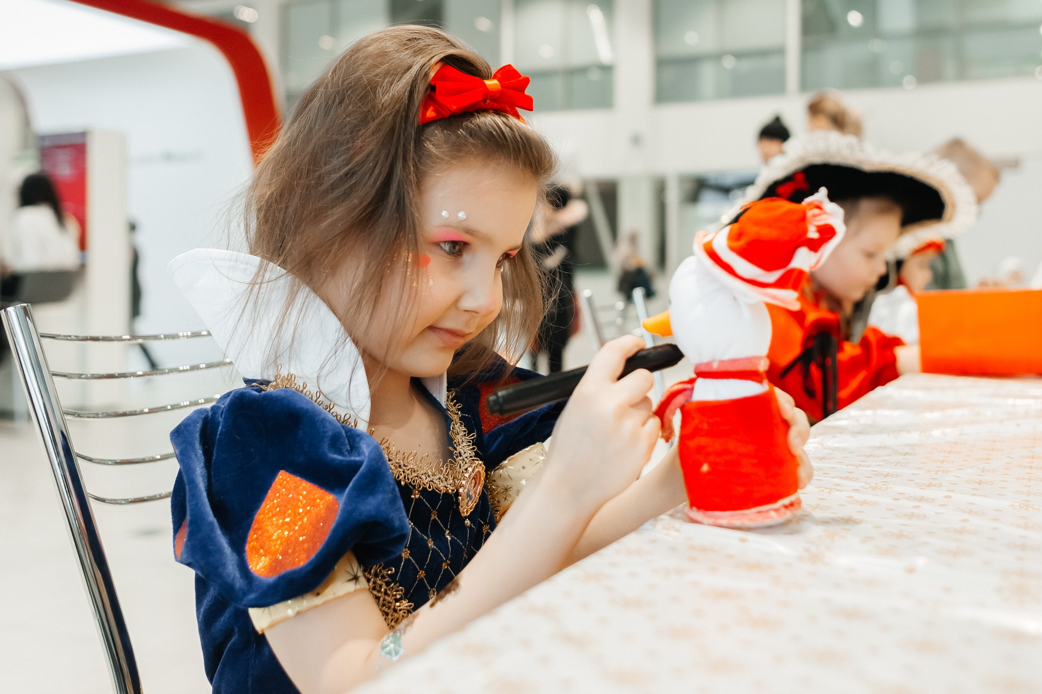 Детский мастер-класс в «Картель Авто» — «Студия чудес Алиса». Фотограф Кемерово | Сергей