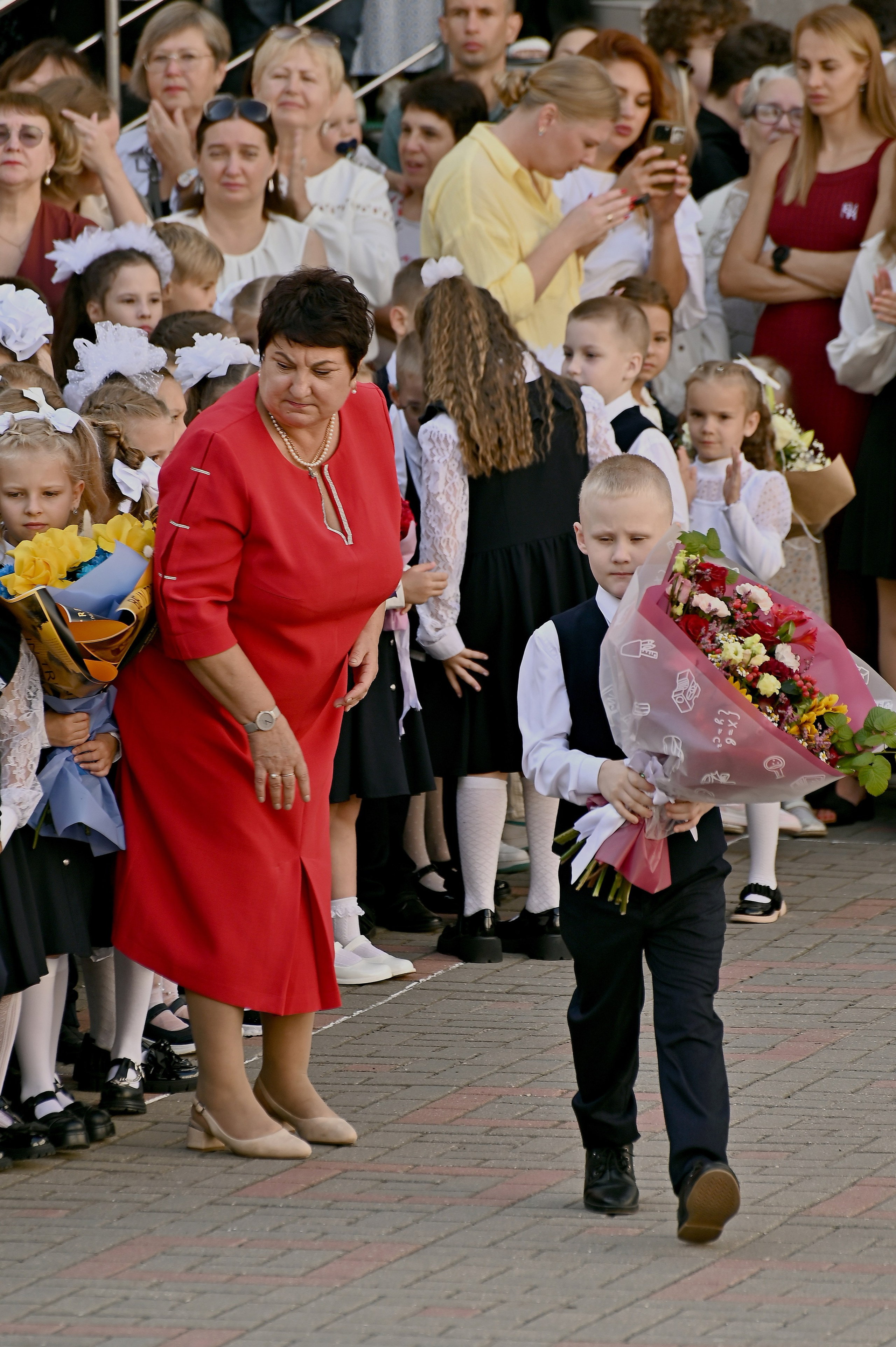 Первоклассник. ФОТОГРАФ ВАШИХ МЕРОПРИЯТИЙ РЯЗАНЬ СЕРГЕЙ КЛЮЕВ Концертная фотография близка к репортажу и портретной съемке