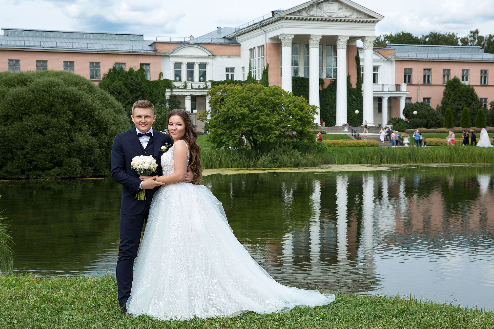 Прогулка, фотосессия жениха и невесты. Свадебная съемка. Фотограф в Москве Валерий Боцман