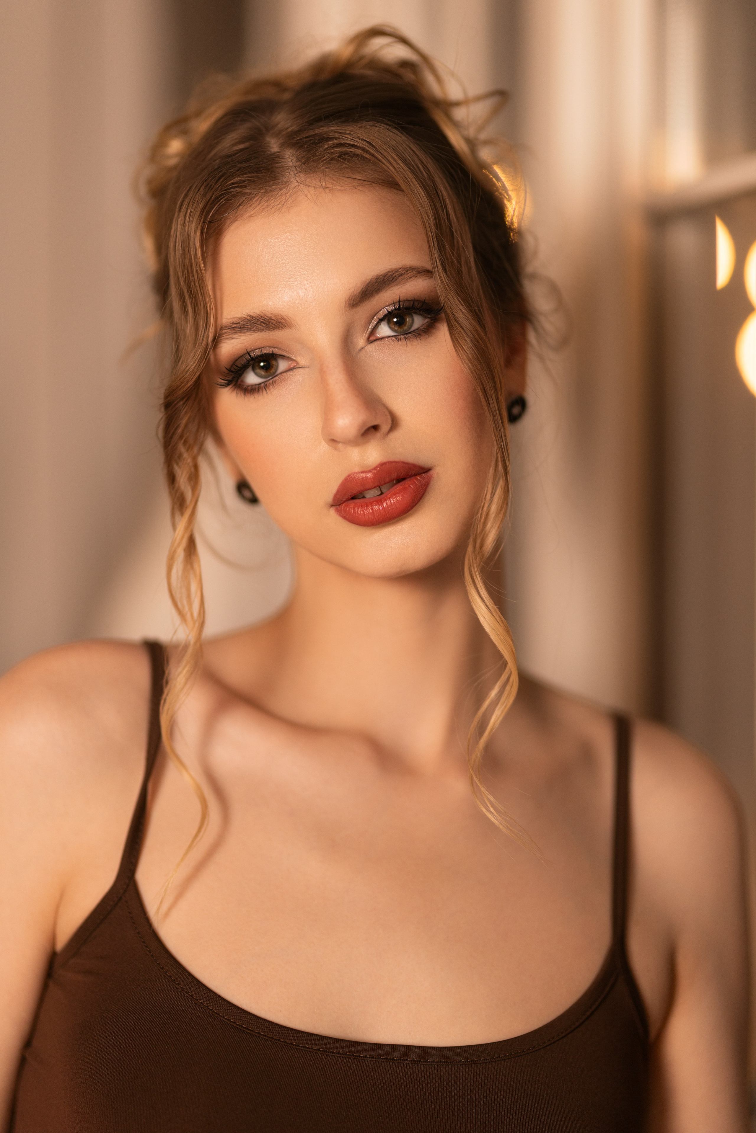 Студийная вечерняя съемка с Ксенией в интерьере