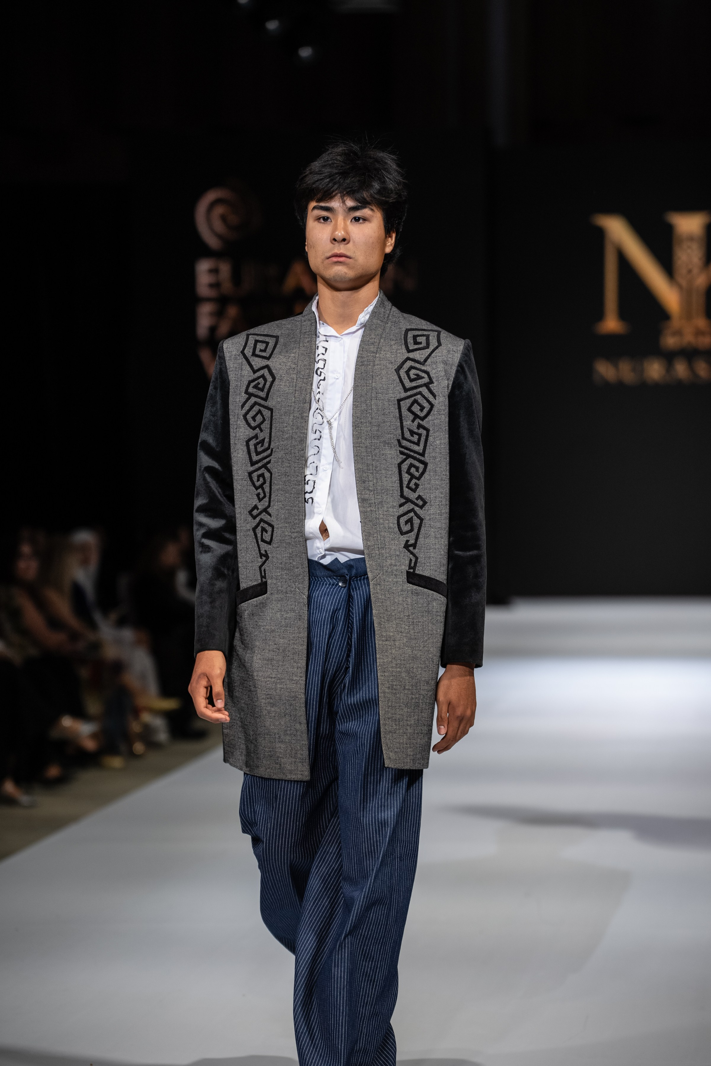 EURASIAN FASHION WEEK Nurasem. Сайт Алматинского НЮ АРТ, будуар и фэшн фотографа Дениса Карпенко