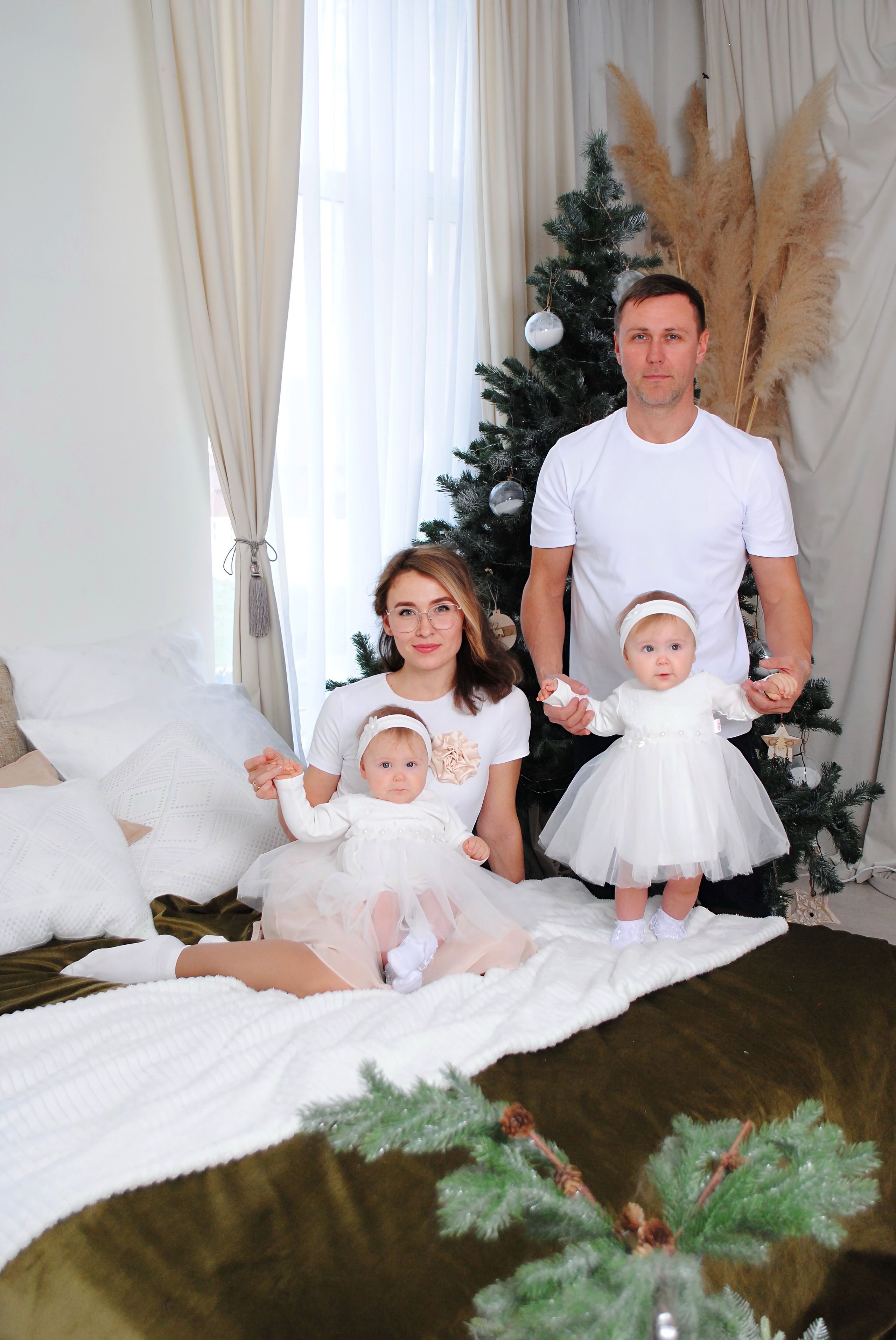 Мария и семья. Фотограф Мария Мусаелян