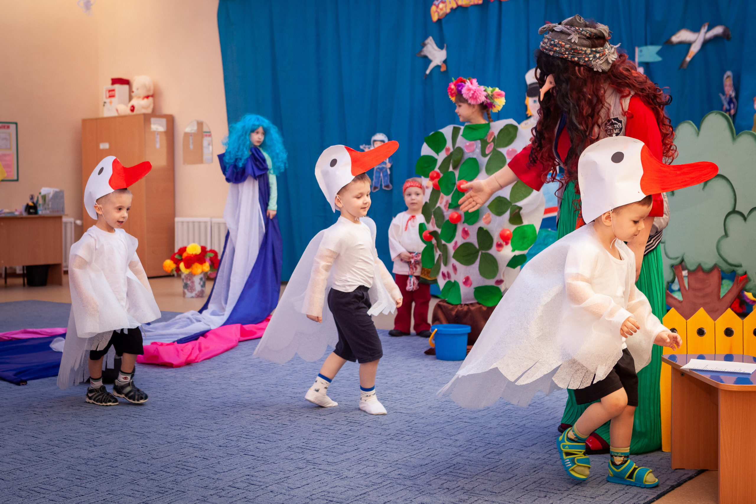 Премьера сказки «Гуси-лебеди» в д/саду «Родничок». Детский, семейный фотограф в Южно-Сахалинске, Невельске и Холмске
