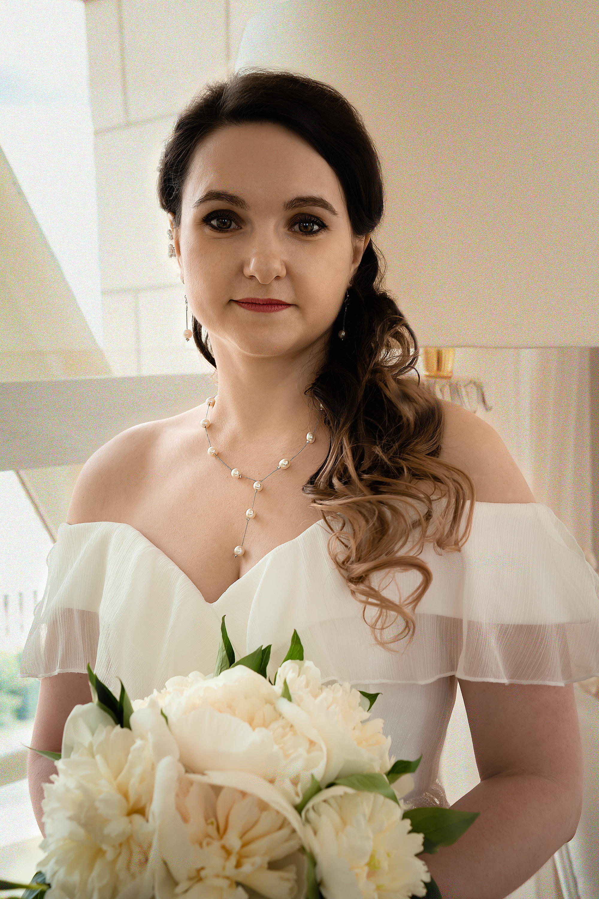 портрет невесты, сборы невесты, свадьба в Москве, букет невесты