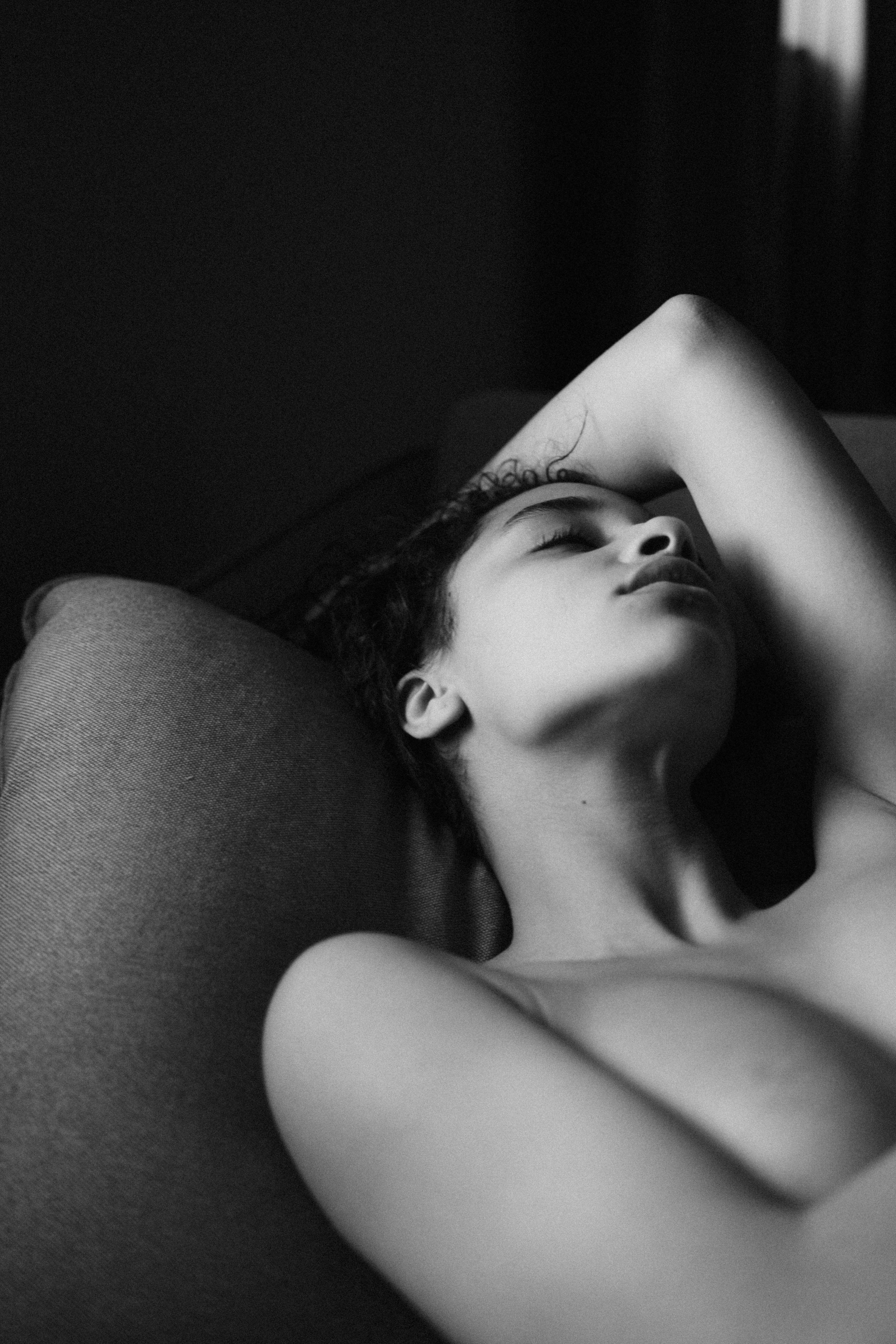 Обнажение. I am Diana, a portrait photographer. I take pictures around the world