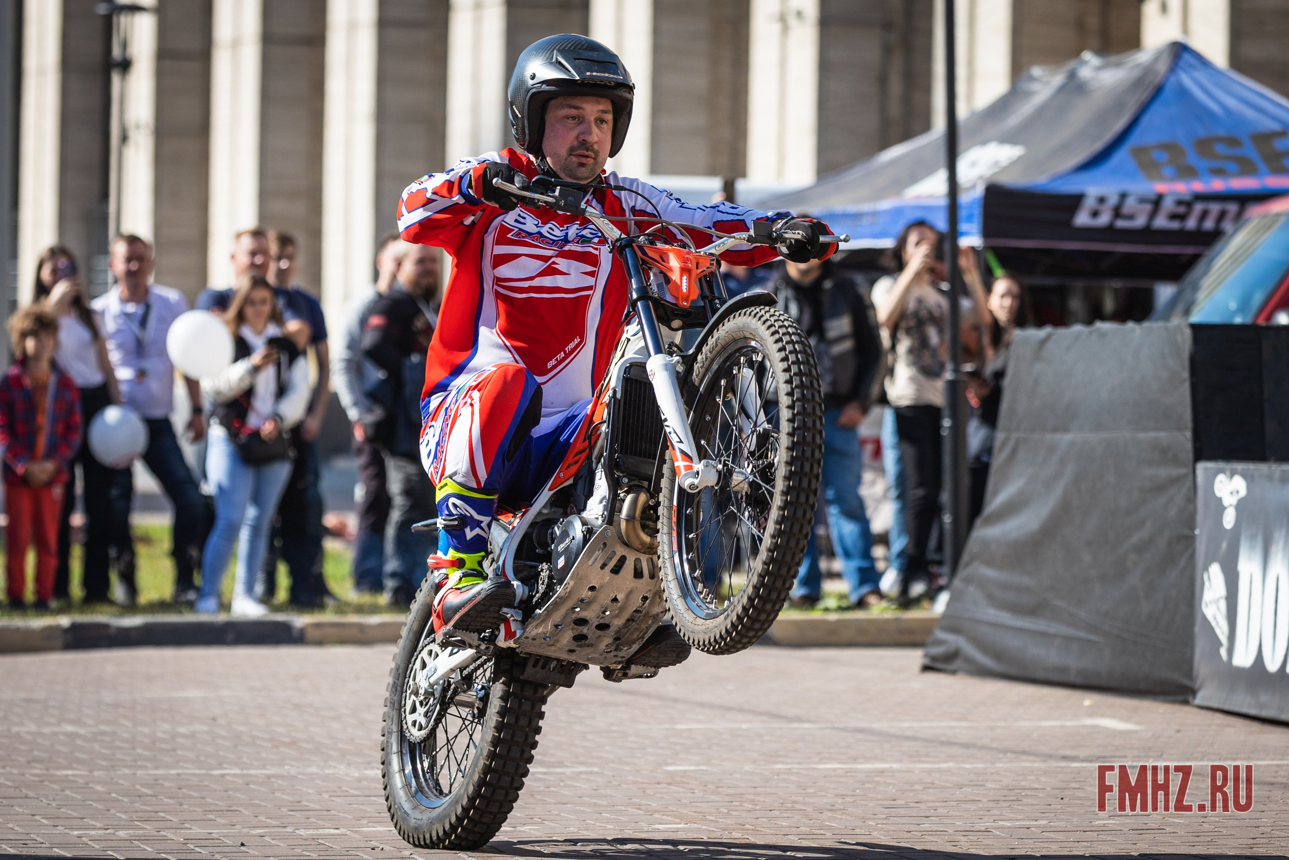 Закрытие Мотосезона 2023 на проспекте Академика Сахарова. Фотограф Владимир Охрименко