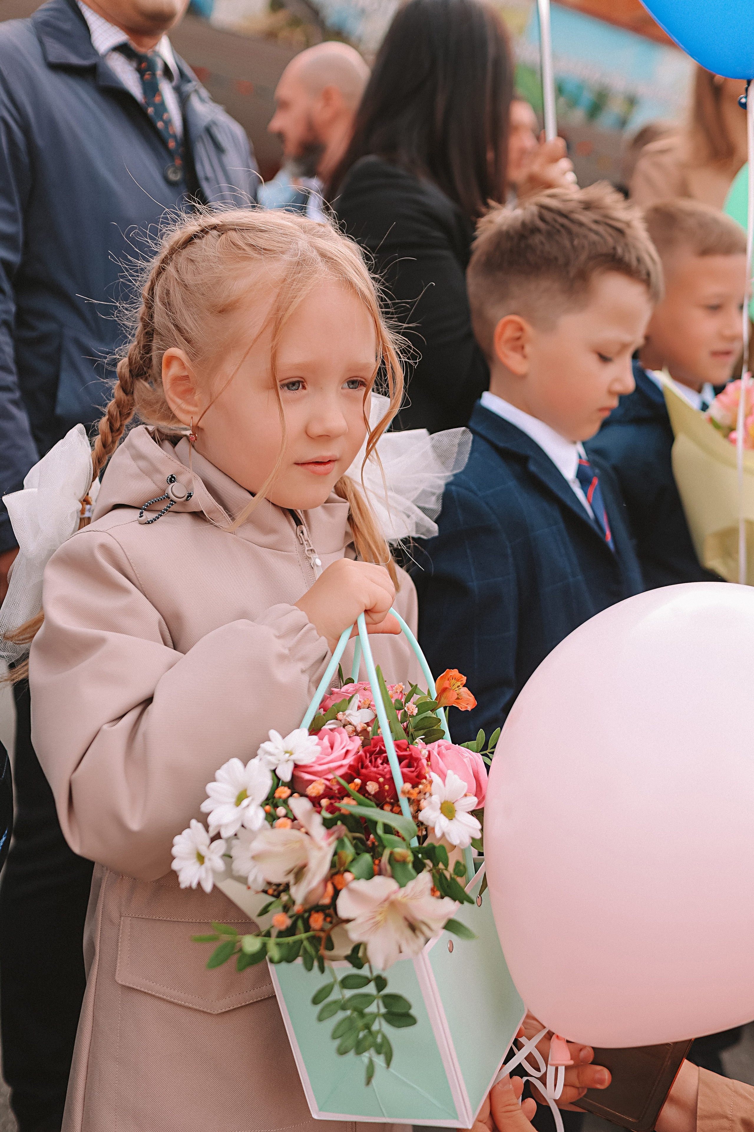 1 сентября линейка+кл час+портреты. Семейный фотограф Тюмень, фотограф на роды Салмина Мария