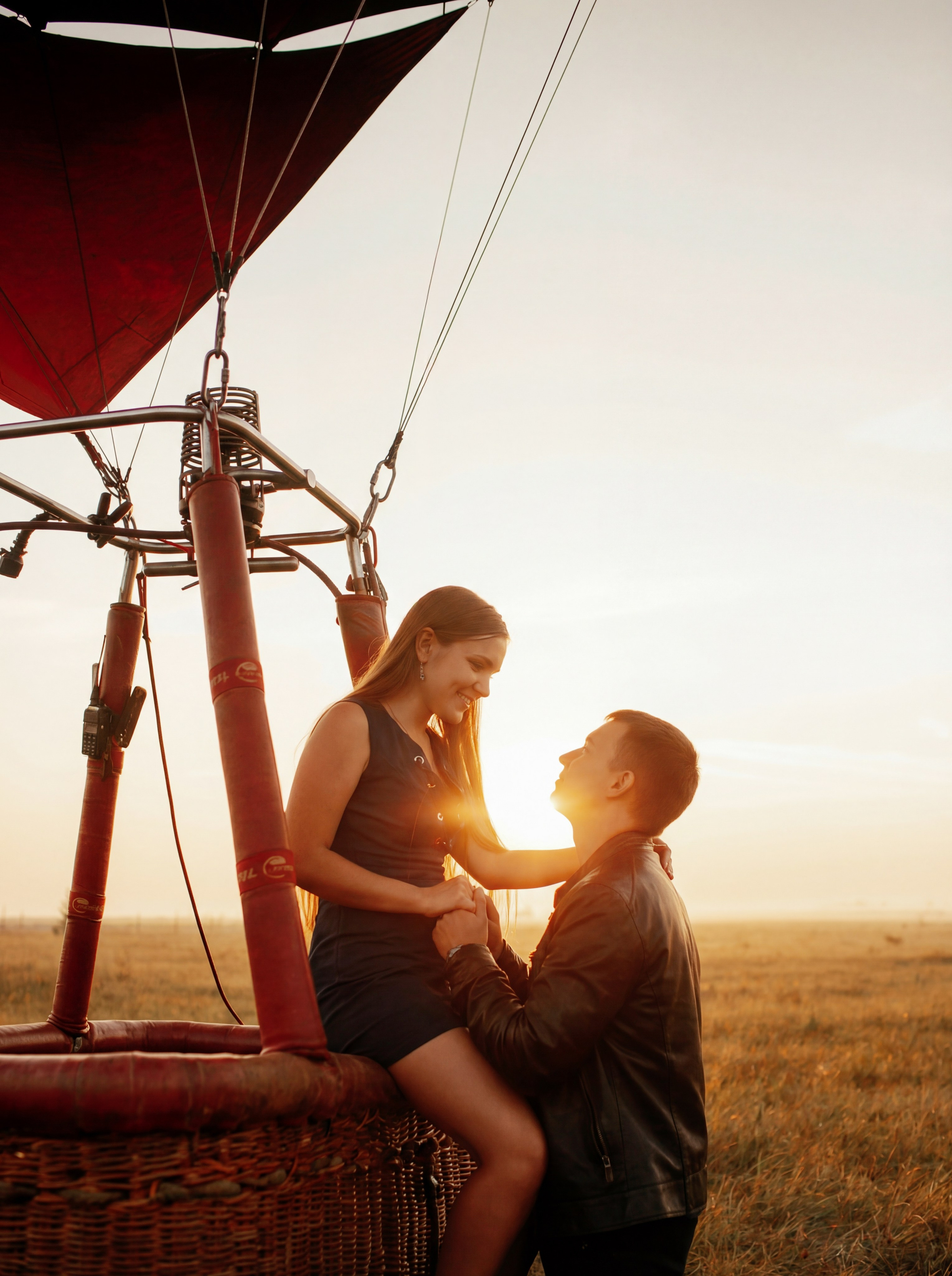 Фотосессия Love Story на воздушном шаре: рассвет в Логиново | Фотограф Дмитрий Судаков. Фотограф Дмитрий Судаков — Свадебная и репортажная съемка в Екатеринбурге и Москве