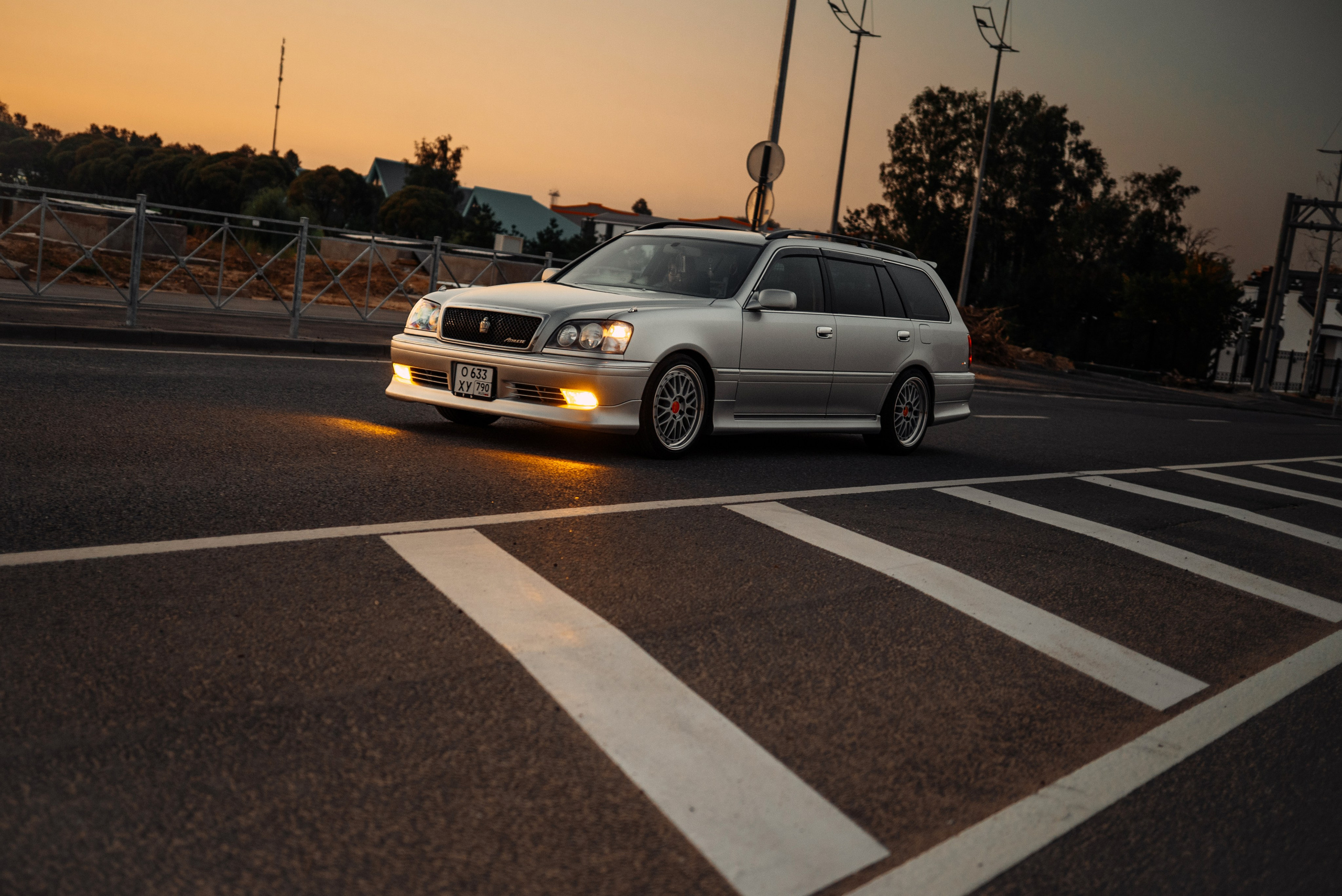 Toyota Crown Estate Athlete V JZS171W. DeLorein