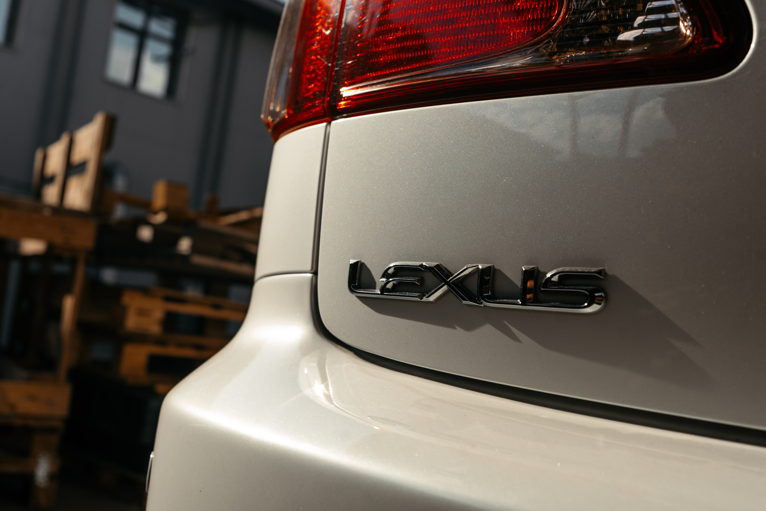 Lexus is250 sd_mov. DeLorein