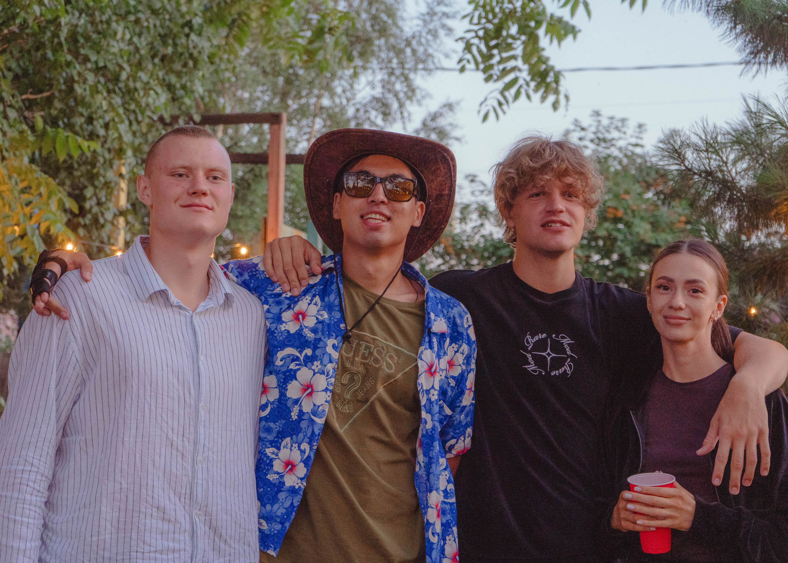 Гавайская вечеринка. Кир Анисин. Режиссер & фотограф