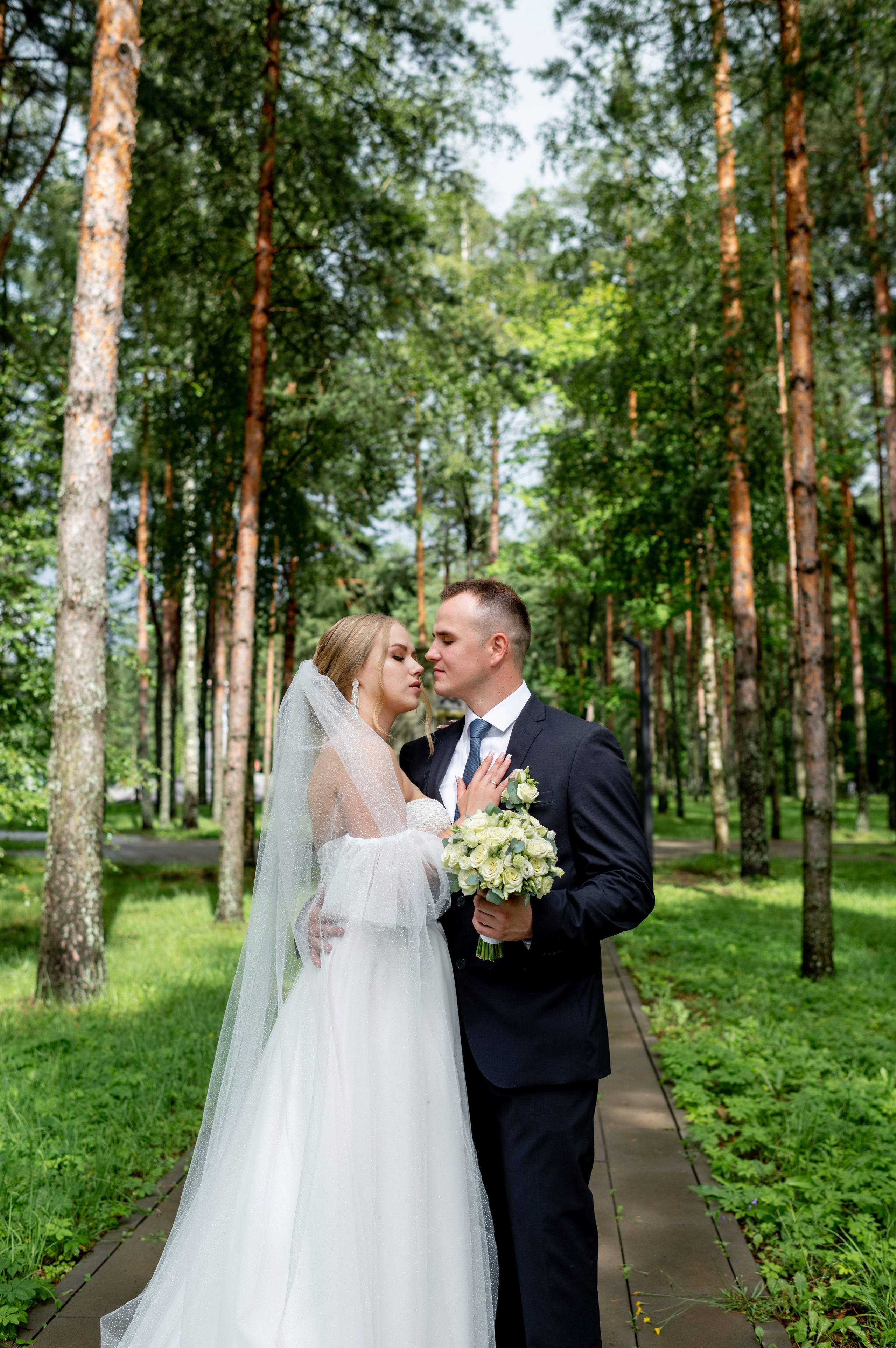 Ксения и Владислав (фотосессия в ЗАГСе и парке города Кингисеппа). Портретный, семейный и свадебный фотограф в Санкт-Петербурге и в Пушкине Ширяев Денис