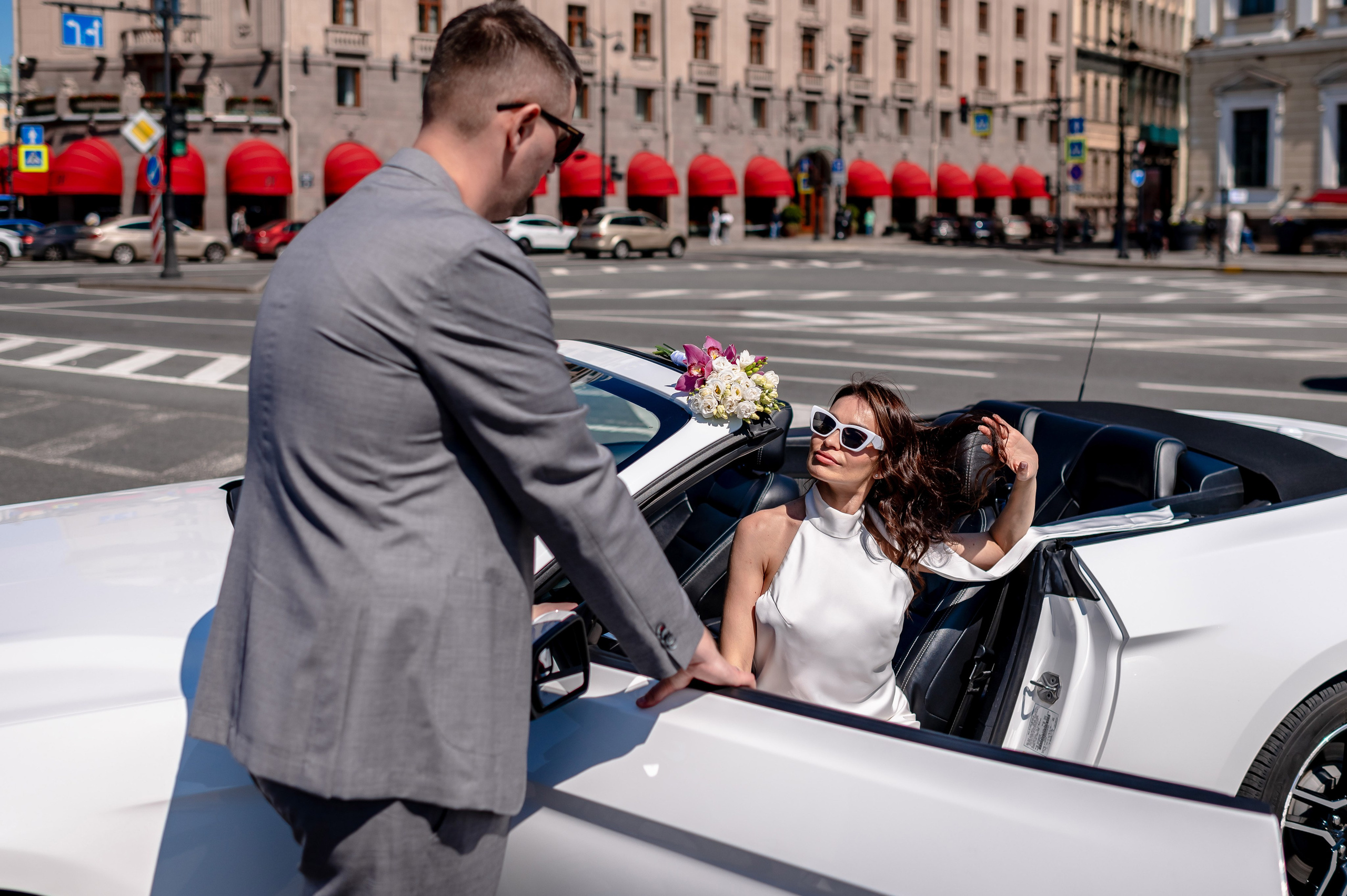 Алина и Алексей (прогулка на кабриолете, Академия Художеств, Екатерининский парк в Пушкине). Портретный, семейный и свадебный фотограф в Санкт-Петербурге и в Пушкине Ширяев Денис