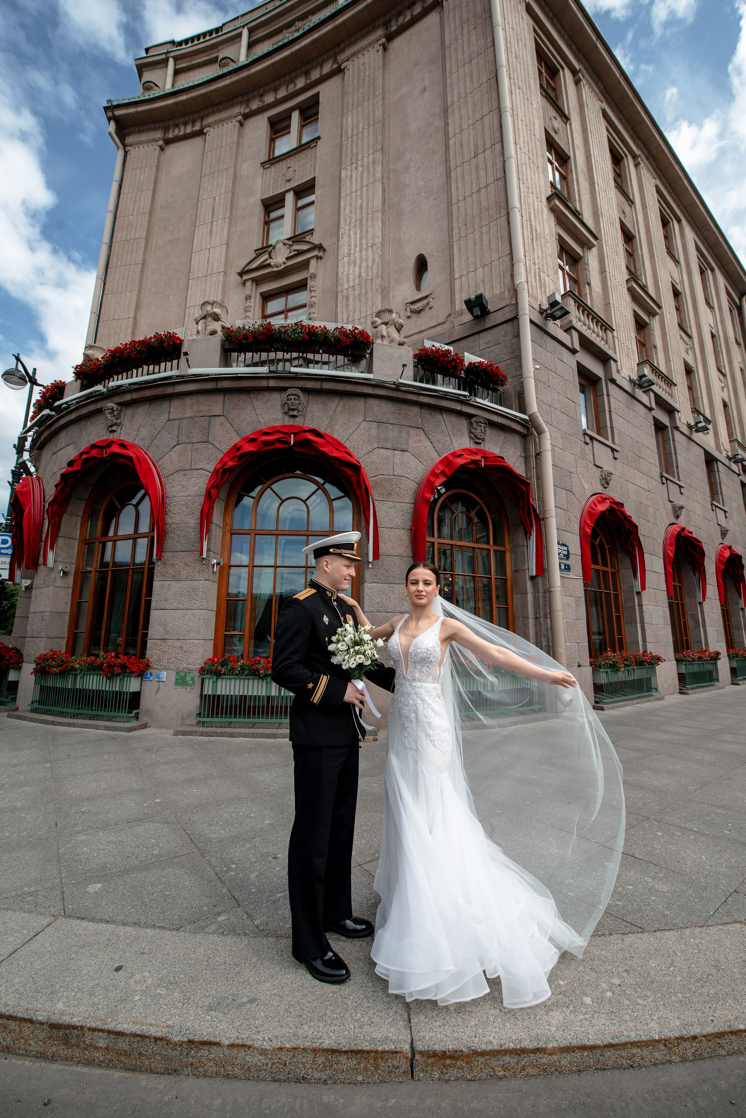 Елизавета и Максим (фотосессия у Дворца Штиглица, набережная Мойки и у Законодательного собрания). Портретный, семейный и свадебный фотограф в Санкт-Петербурге и в Пушкине Ширяев Денис