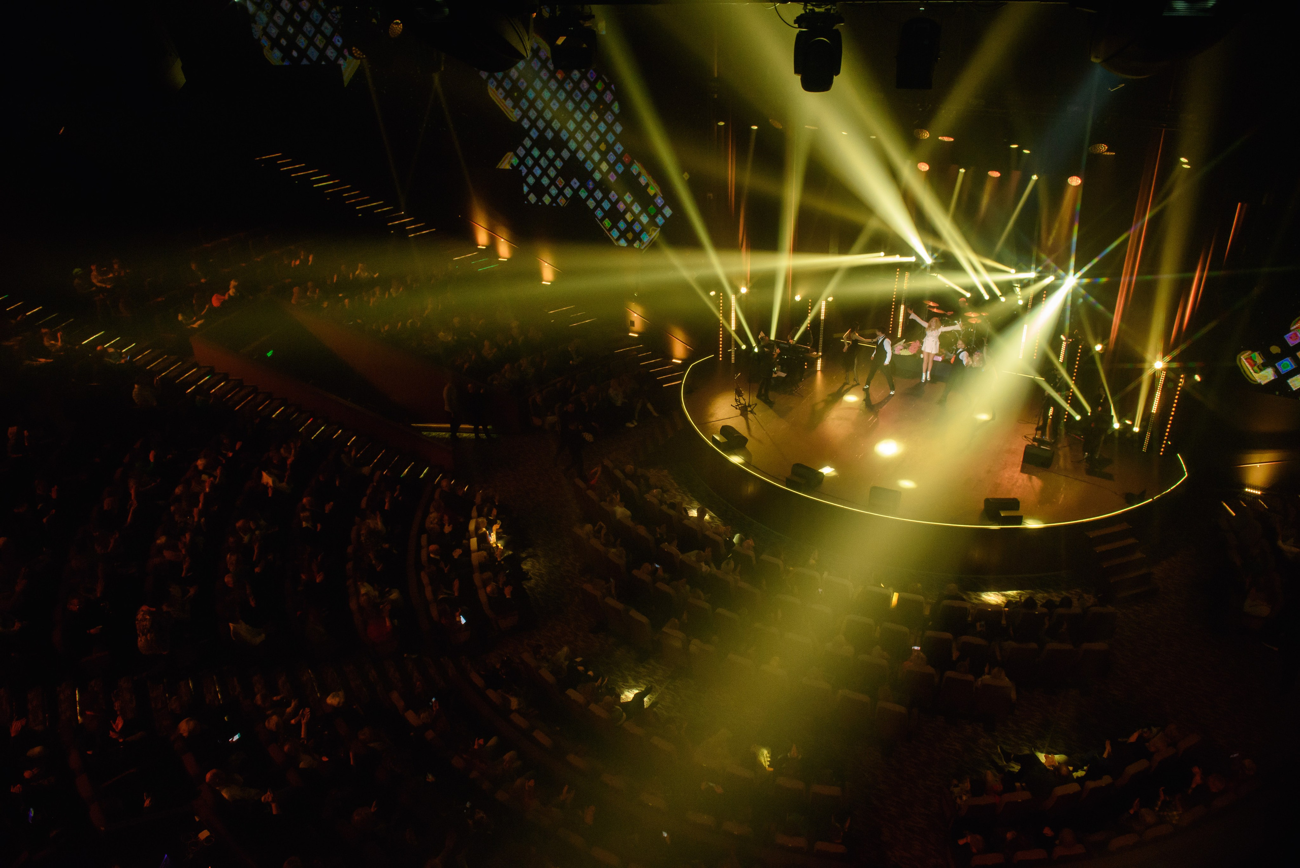 Маша Распутина — «Имена на все времена», Вегас Сити Холл. Бренд-фотограф для экспертов и блогеров в Москве Влада Горбовская