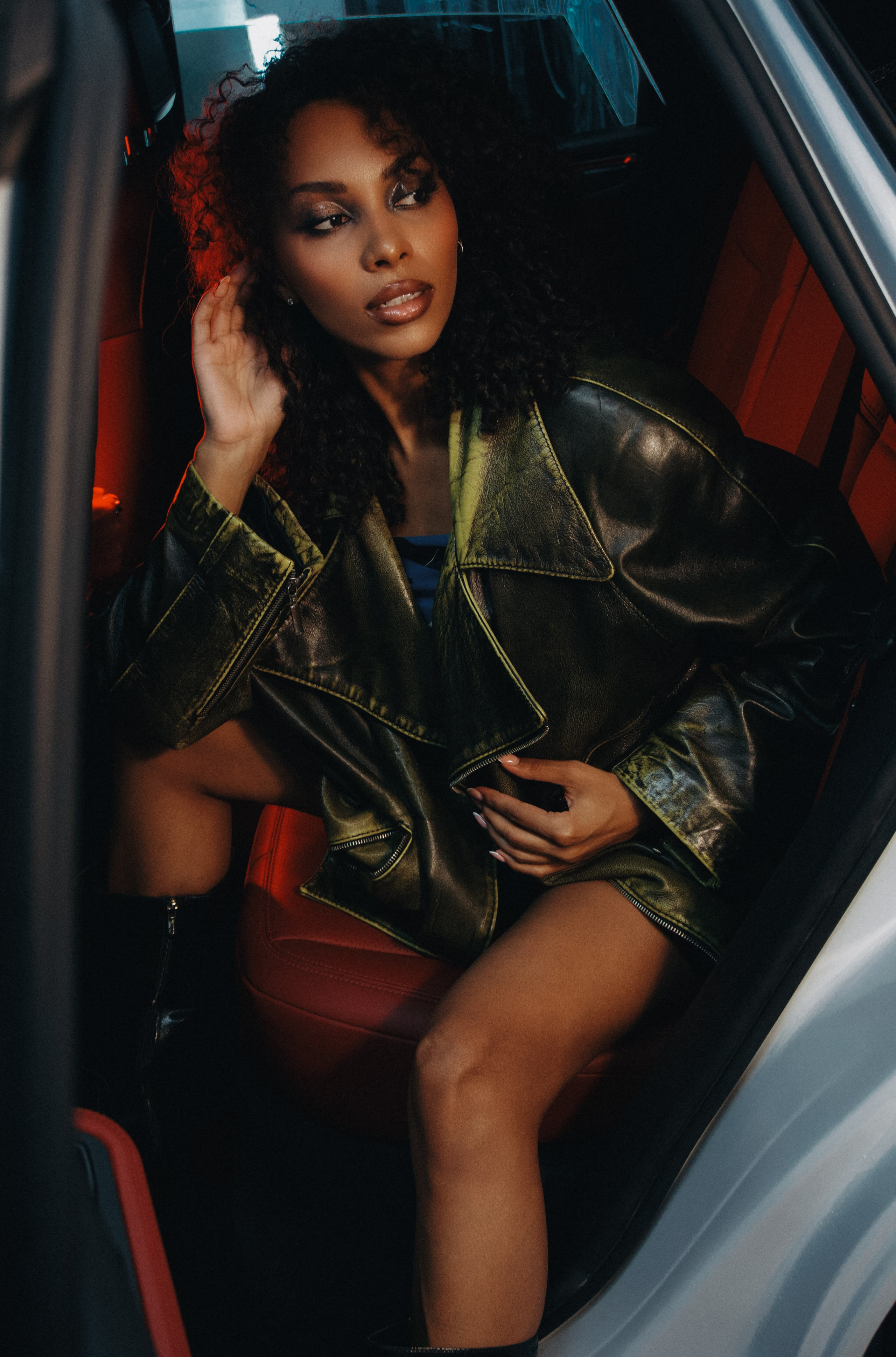 Диана, съемка с авто. Фотограф в Минске Света Григорьева