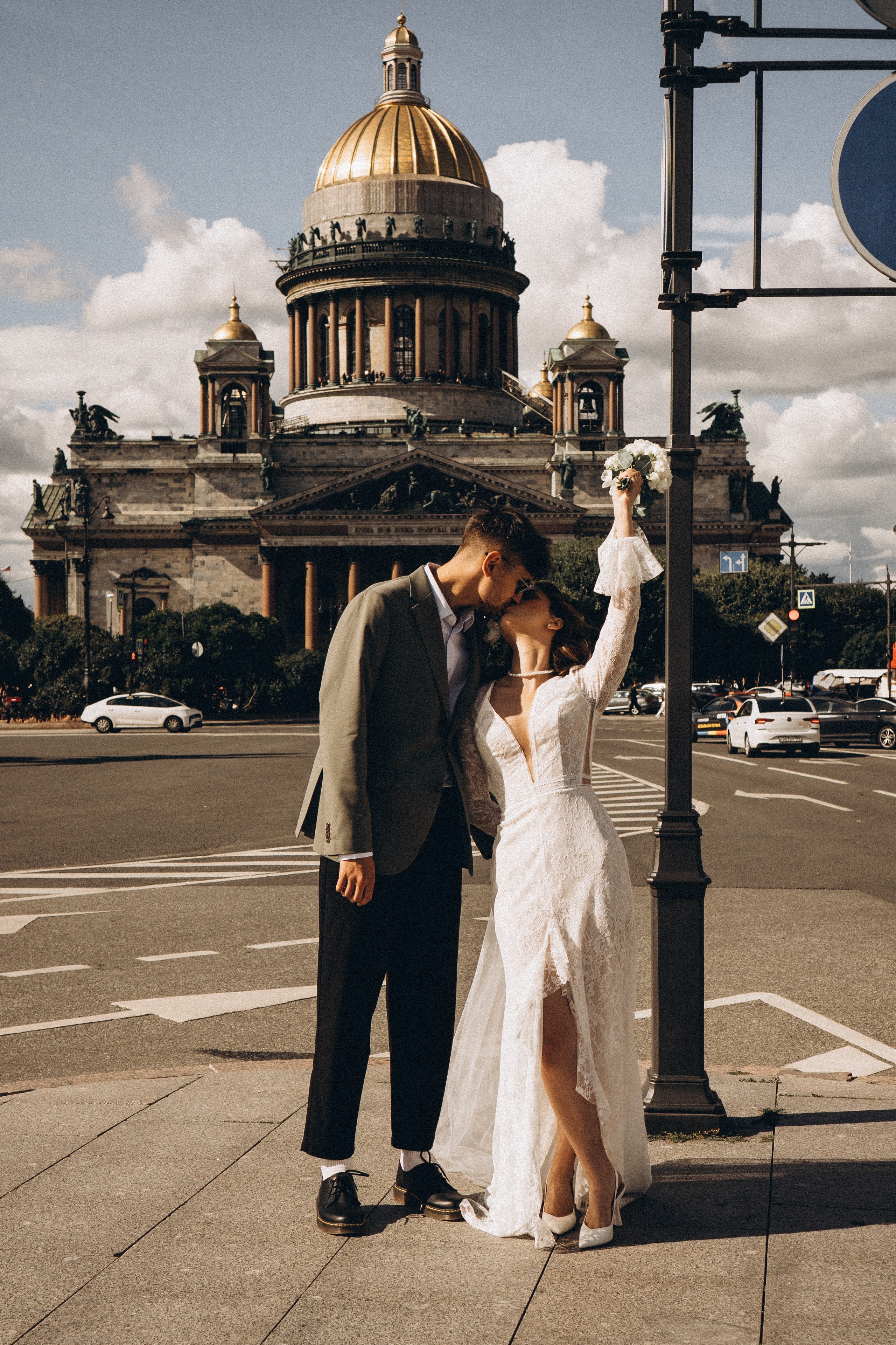 СВАДЕБНАЯ ПРОГУЛКА ВОЗЕ ИСАИКЕВСКОГО СОБОРА АСТОРИИ И ЗАКОНОДАЛЕТНОГО СОБРАНИЯ. Профессиональный фотограф, Санкт-Петербург — Виктория Богомолова