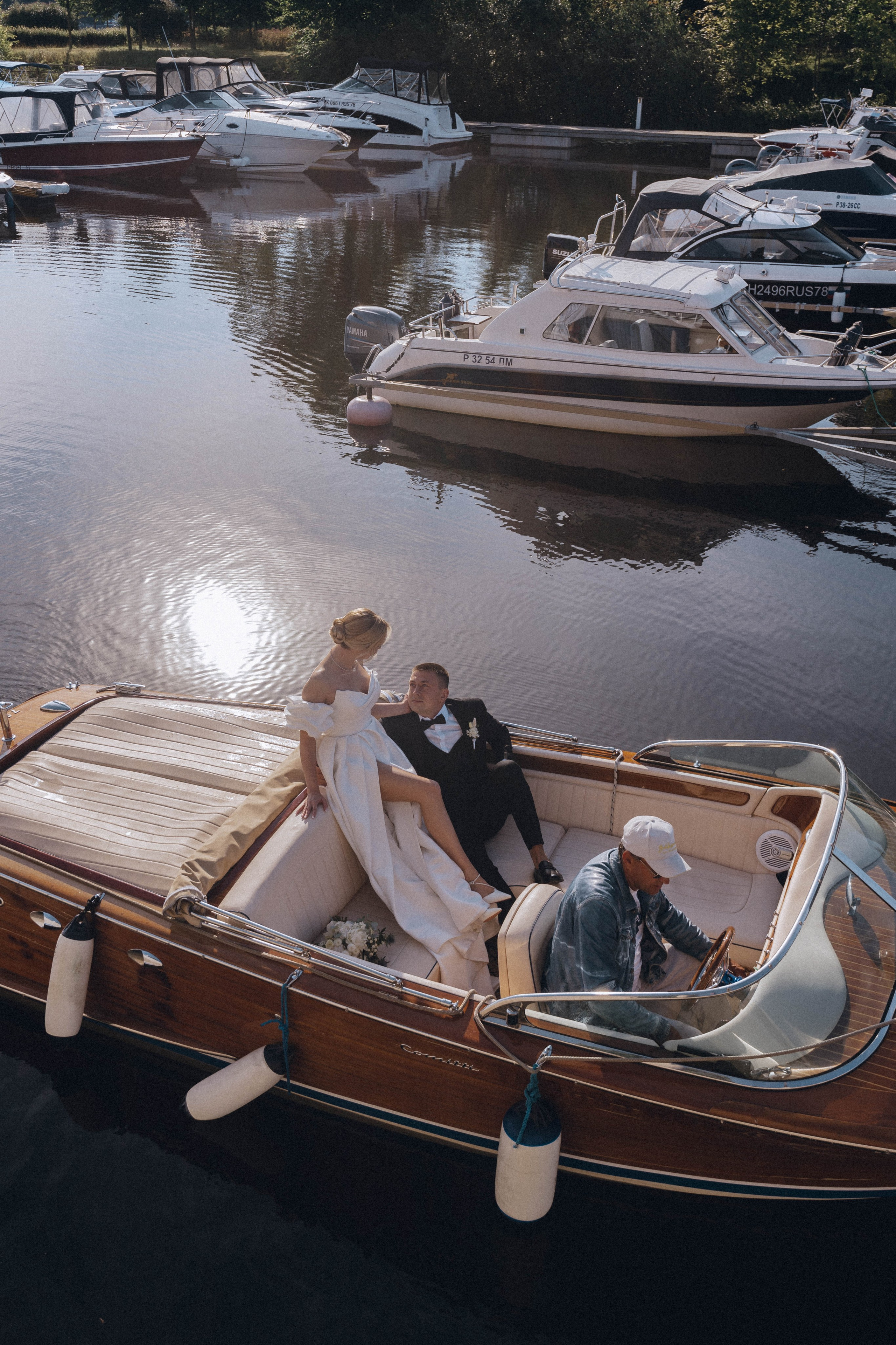 СВАДЕНБНАЯ СЬЕМКА НА КАТЕРЕ ПО КАНАЛАМ САНКТ-ПЕТЕРБУРГА И В АКВАТОРИИ НЕВЫ. Профессиональный фотограф, Санкт-Петербург — Виктория Богомолова