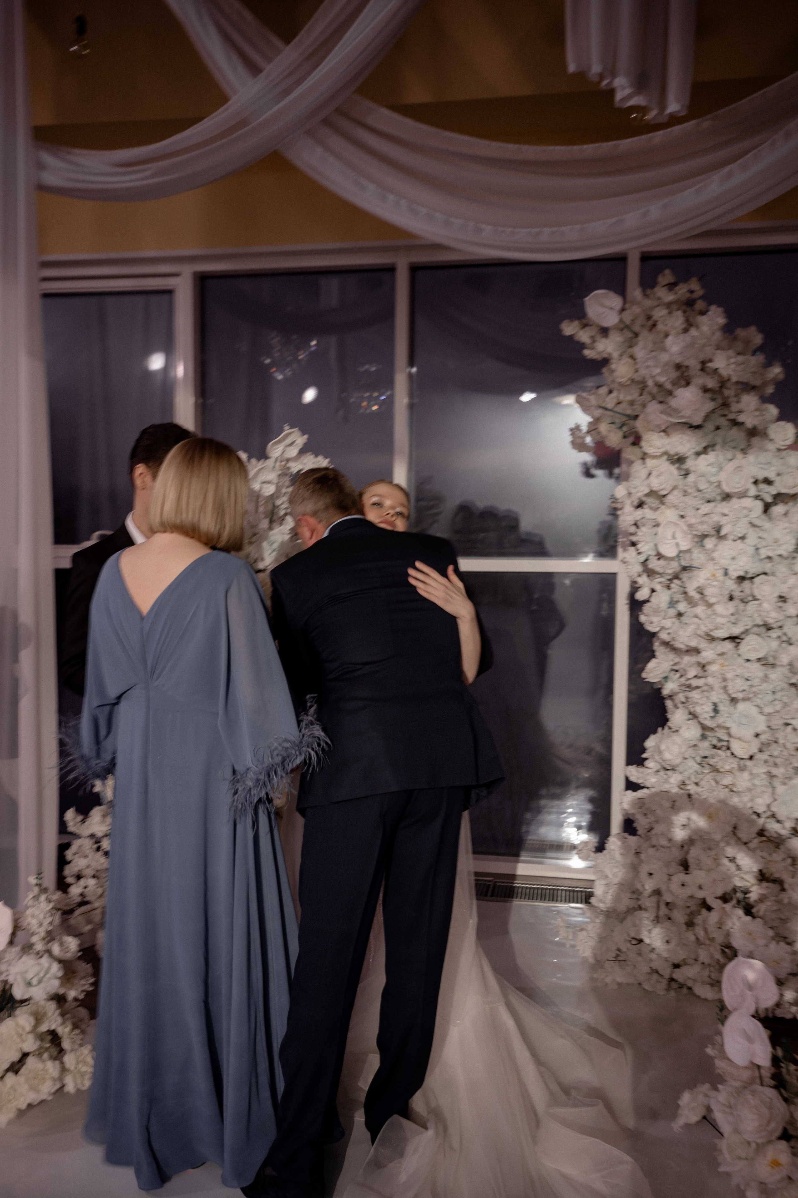 СВАДЕБНАЯ СЬЕМКА СБОРОВ В ОТЕЛЕ И ВЫЕЗД НА ЦЕРЕМОНИЮ (СНЯТО В СИБИРЕ В НИЖНЕВАРТОВСКЕ). Профессиональный фотограф, Санкт-Петербург — Виктория Богомолова