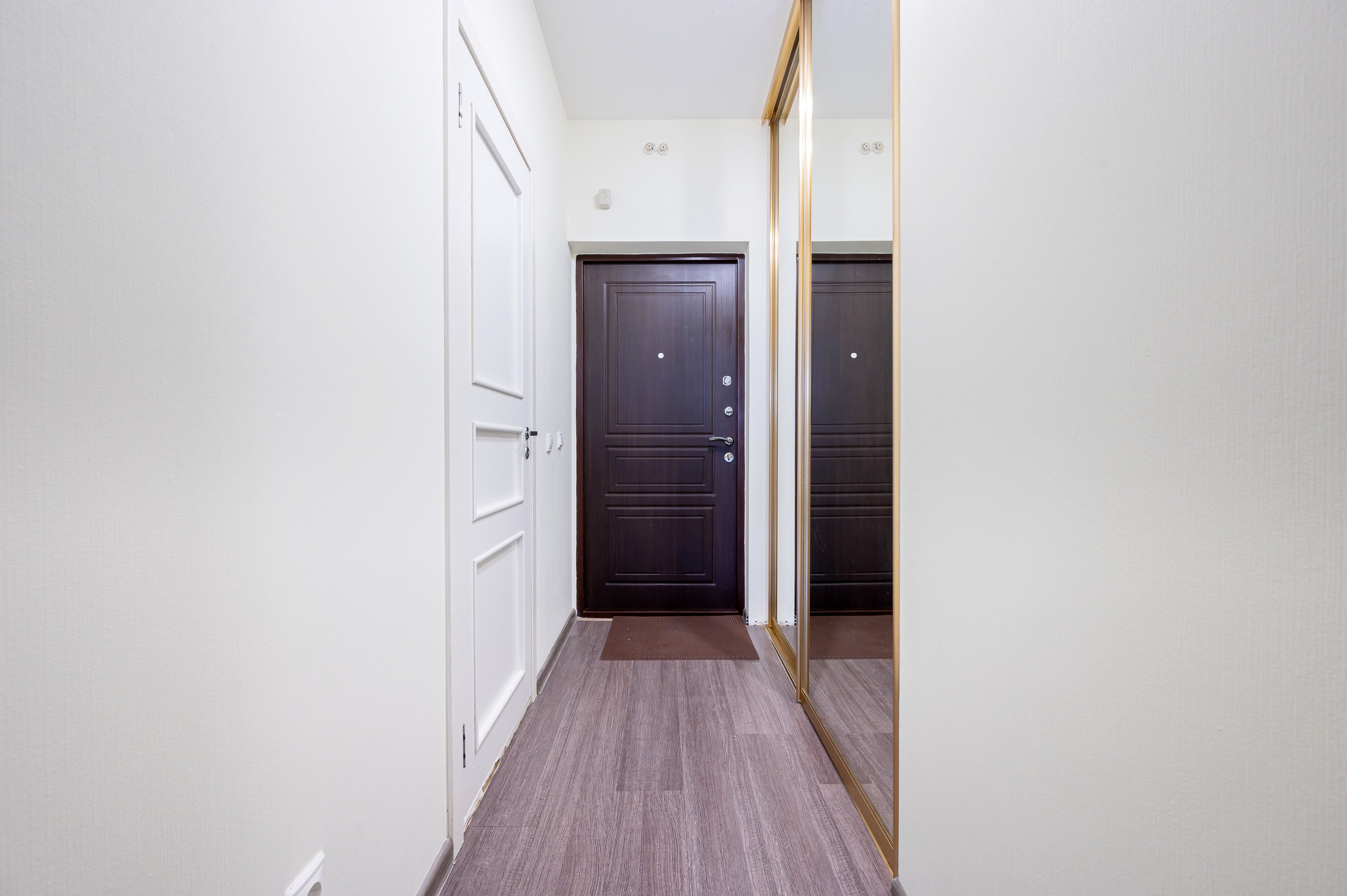 Студия на Дунайском. Интерьерный фотограф. Фото- видеосъемка недвижимости Санкт-Петербург