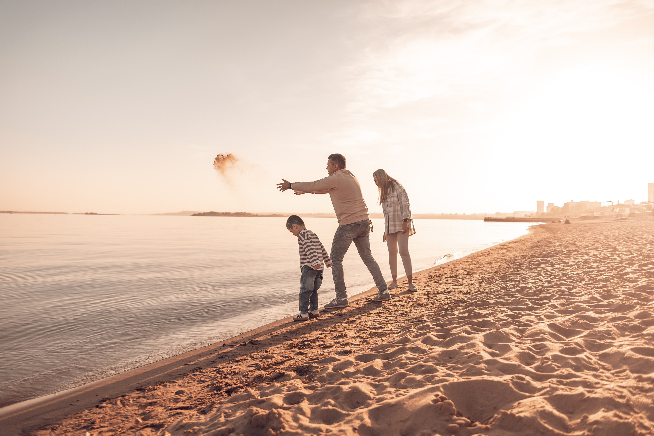 Алексей, Елена и Тимур. Пляж. Главная