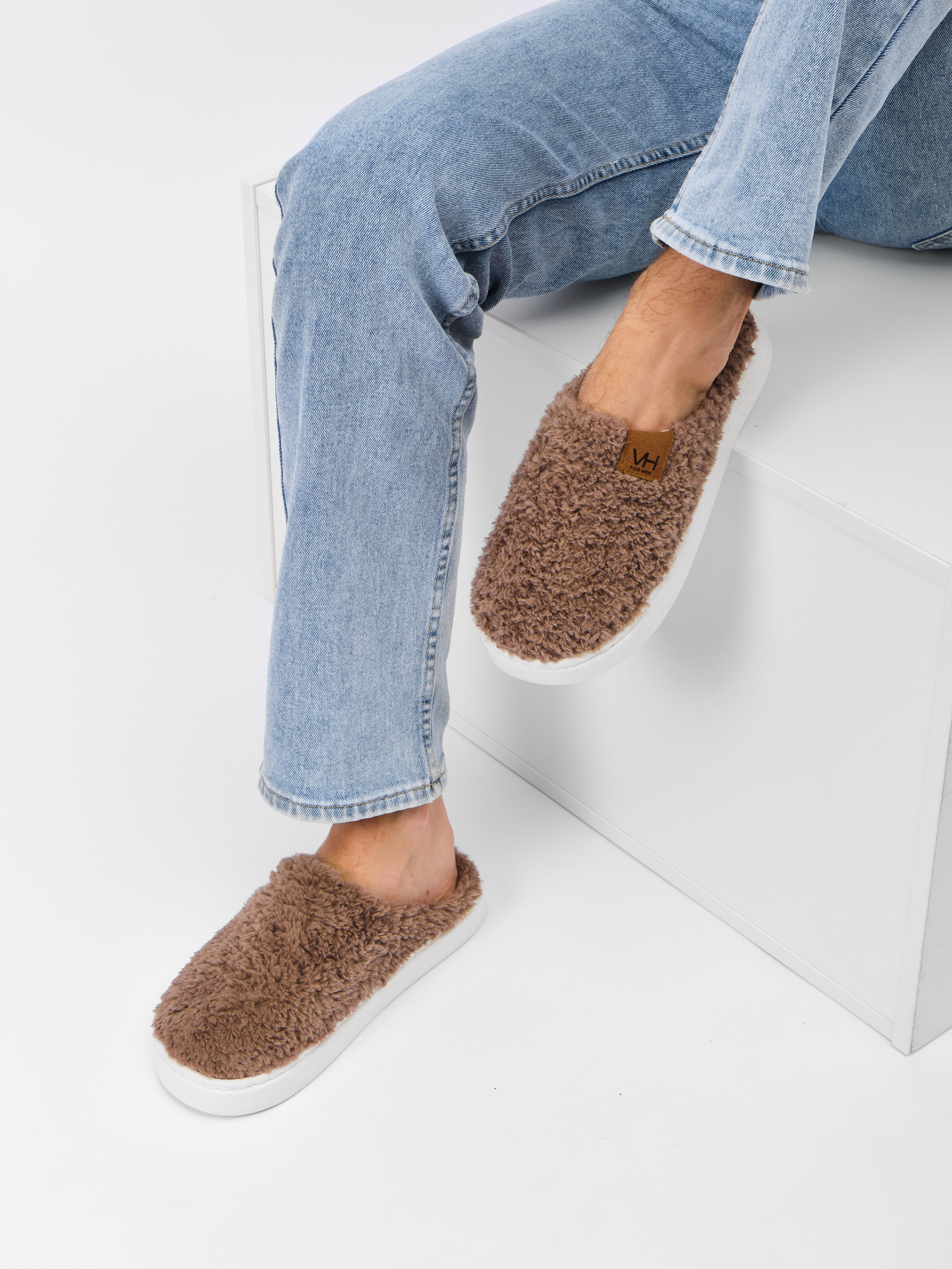 Домашние тапочки. Фотостудия для Wildberries Ozon