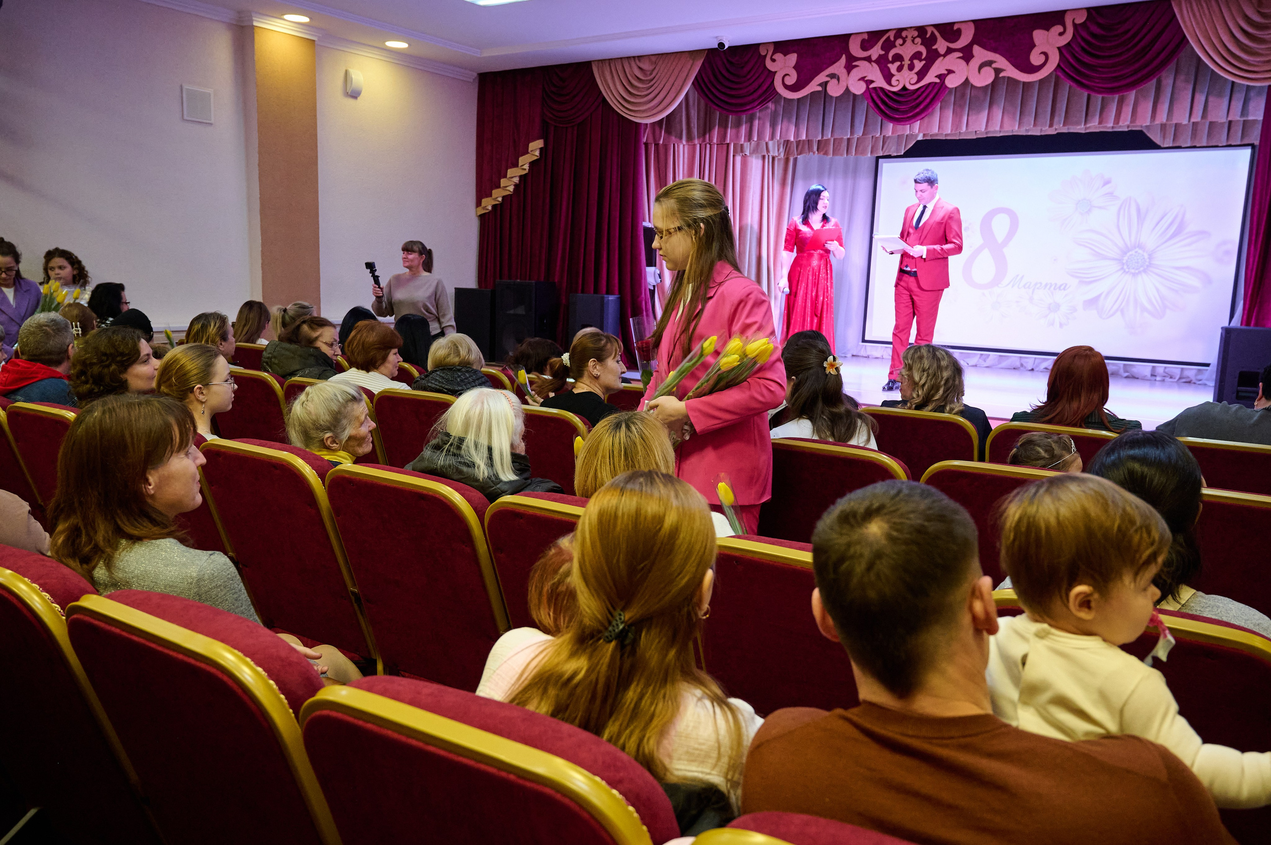 8 марта в Виноградном. Жизнь курорта Кабардинка в фотографиях