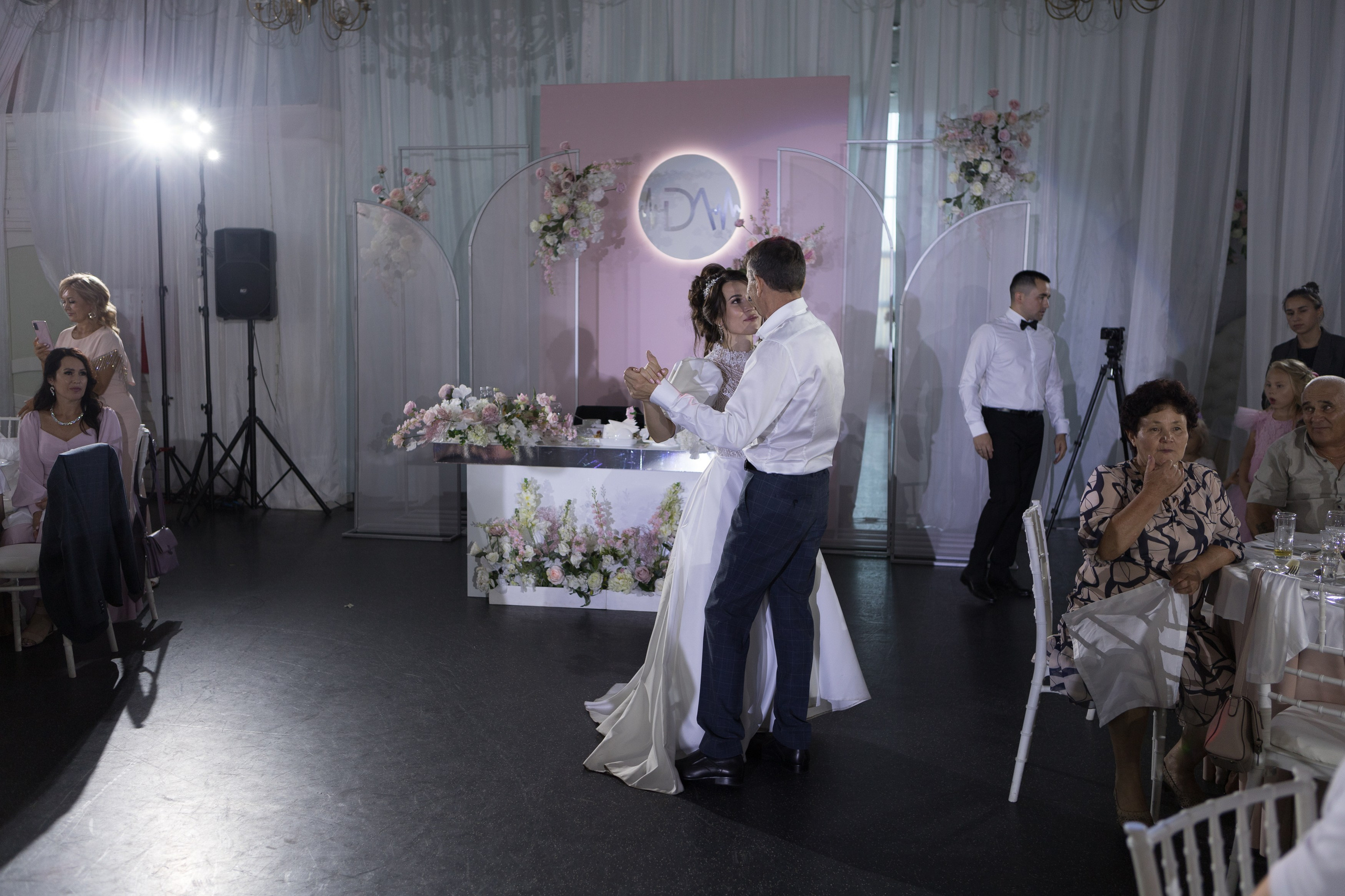 Свадебный фотограф Уфа — Руслан ГабдлисламовЖивые эмоции, красивые кадры, воспоминания на всю жизнь.Работаю по всей Республике Башкортоста. Свадебный фотограф Уфа Руслан Габдлисламов