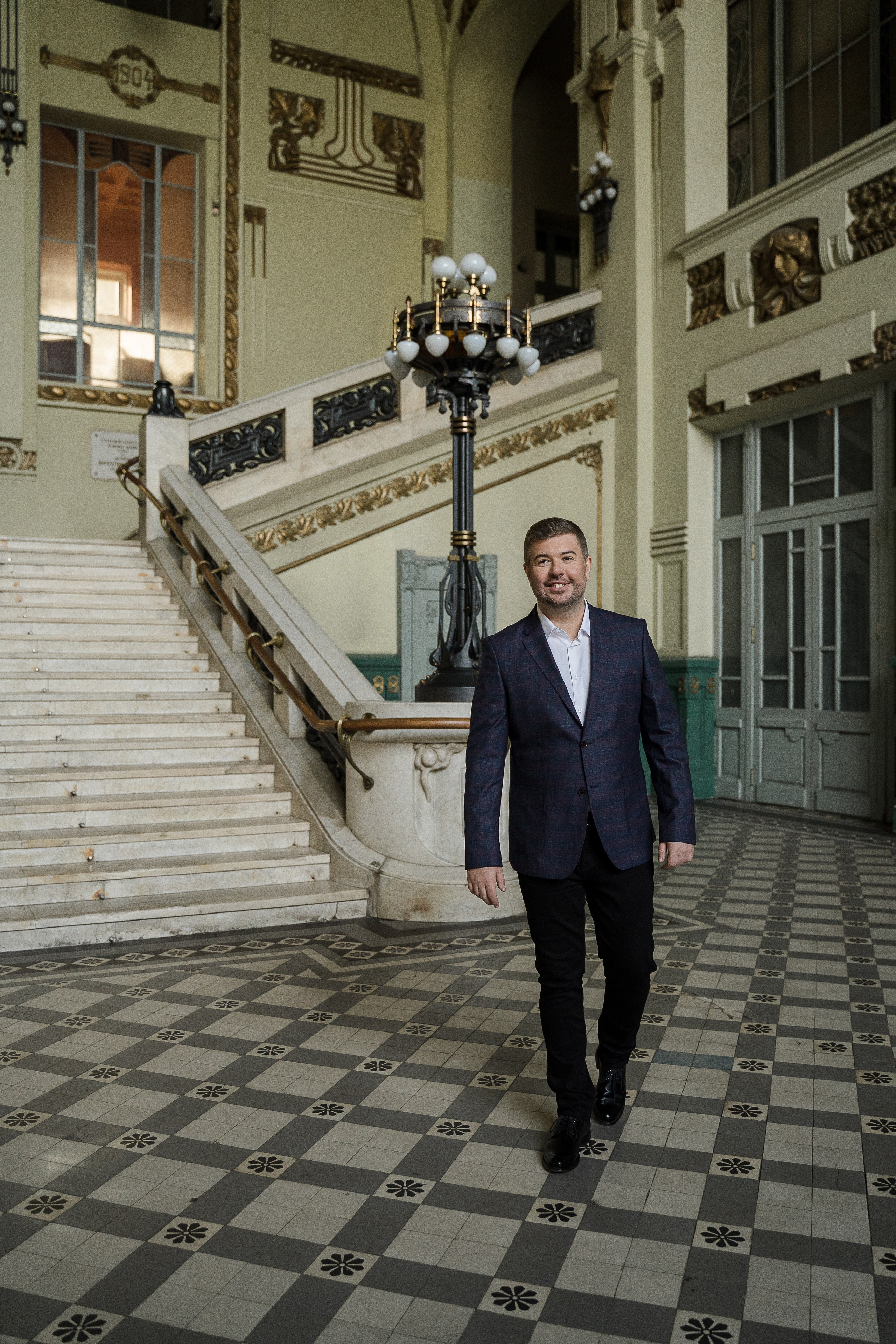 Свадебная фотосессия на Витебском вокзале. Свадебный и семейный фотограф в Пушкине и Санкт-Петербурге Мария Филиппова