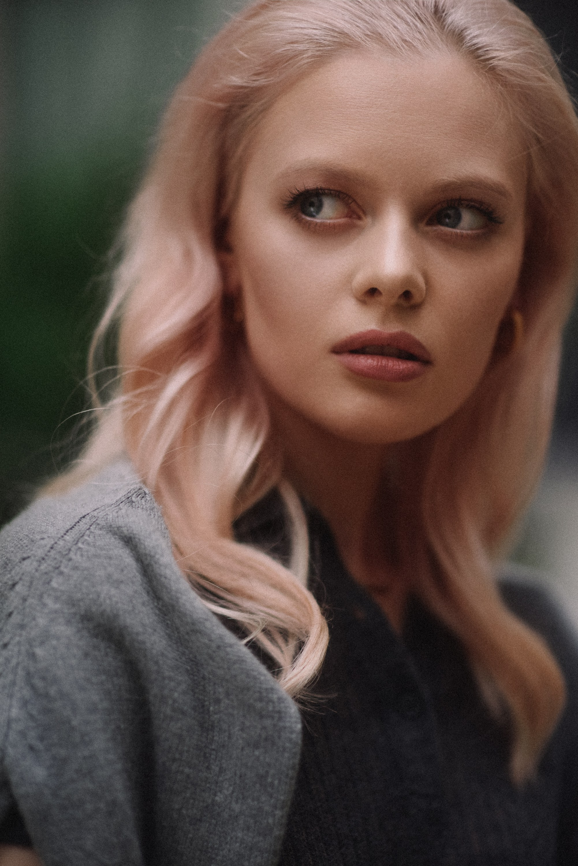 Портретная фотосессия на улице для девушки. Женский портрет 💋 Индивидуальные фотосессии для девушек в Москве