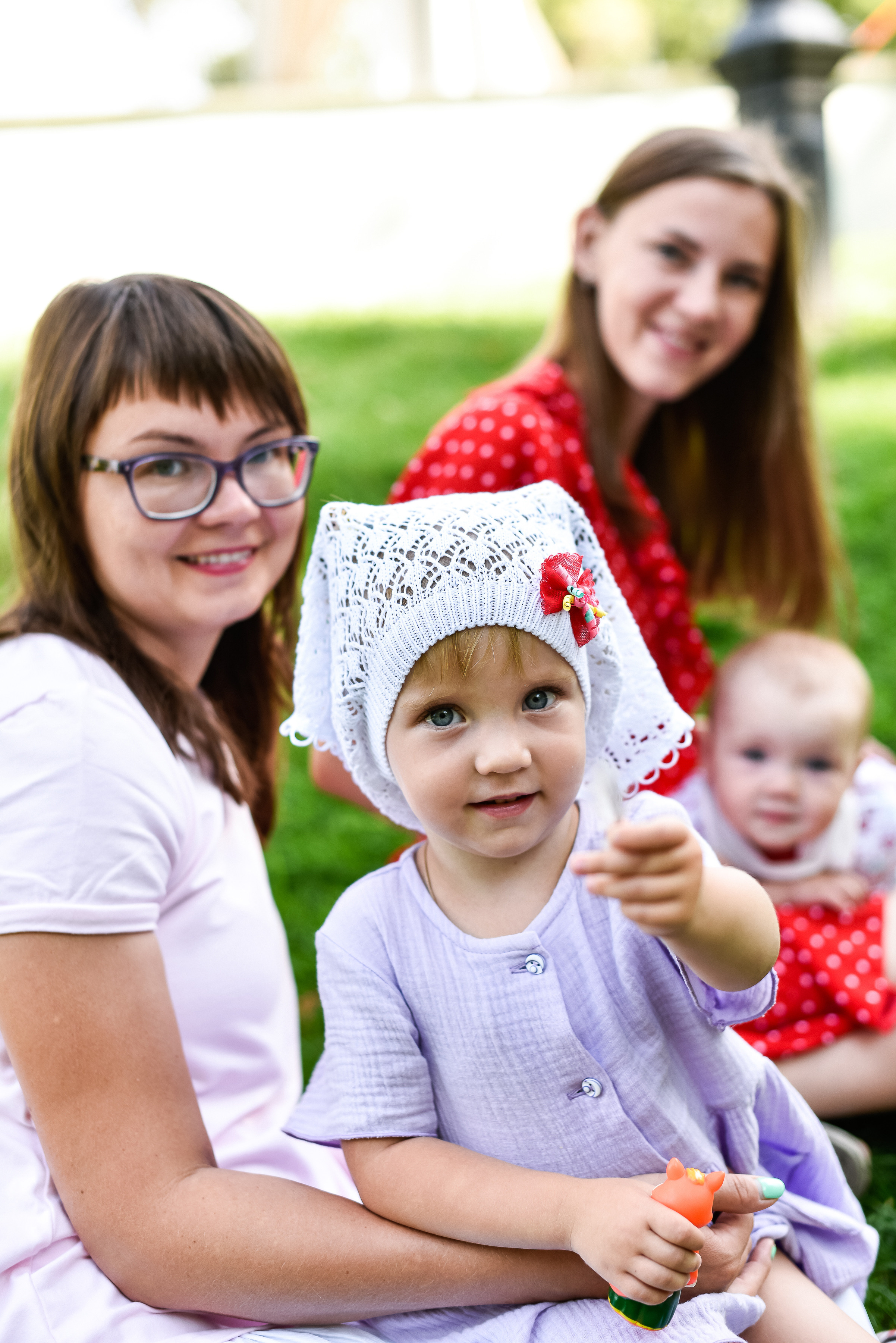 ЛЮба, Оля и маленькие проказницы))))