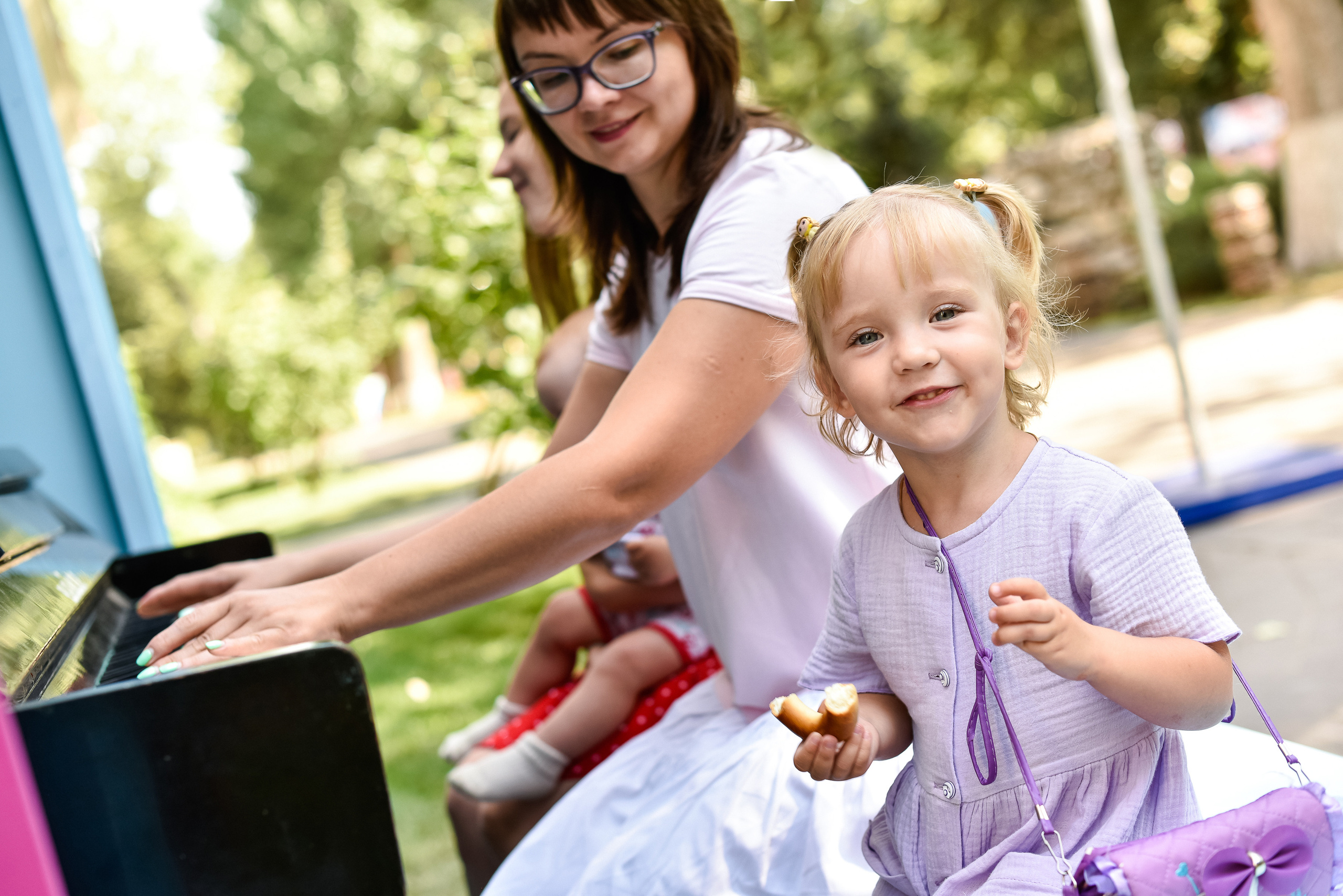 ЛЮба, Оля и маленькие проказницы))))