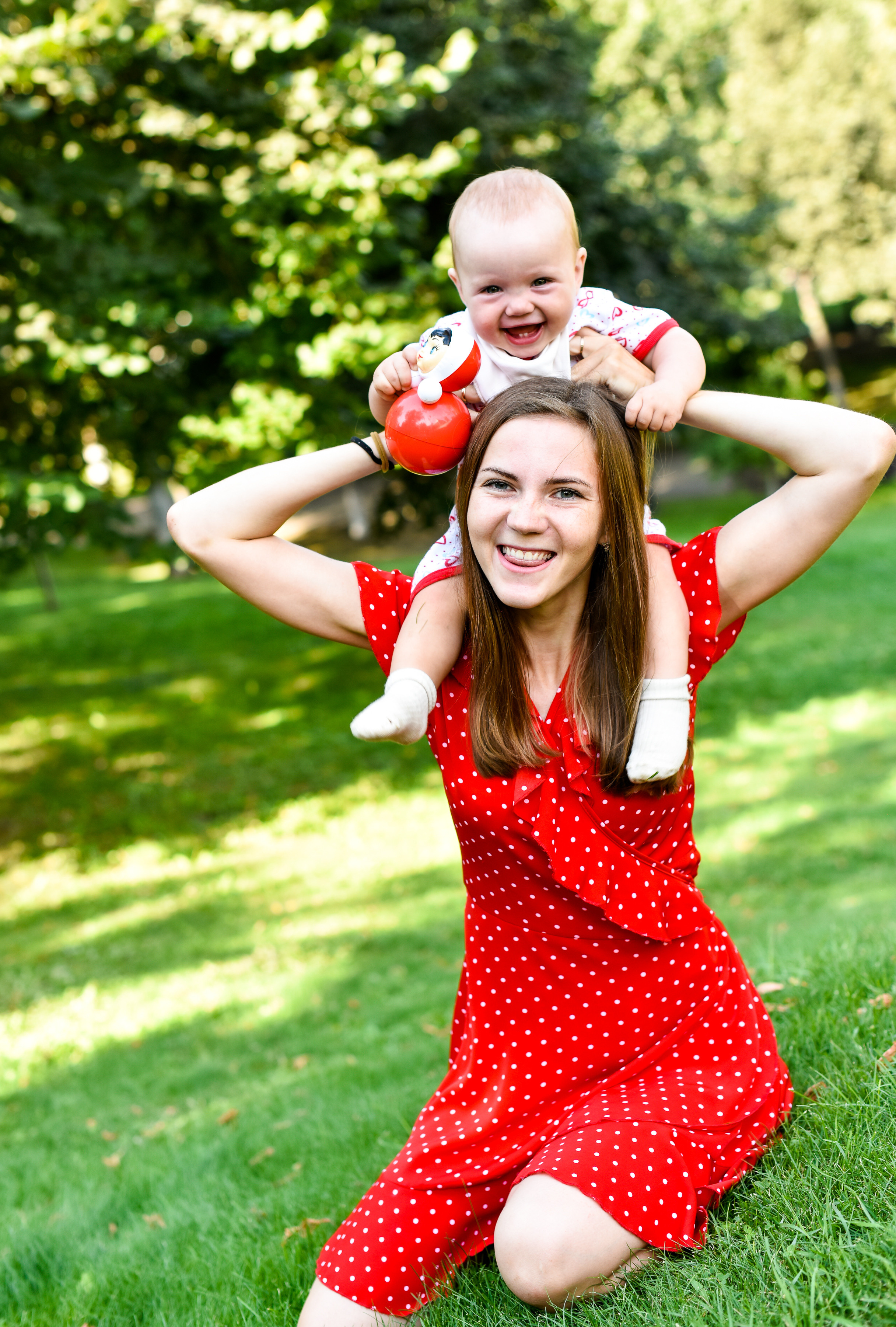 ЛЮба, Оля и маленькие проказницы))))