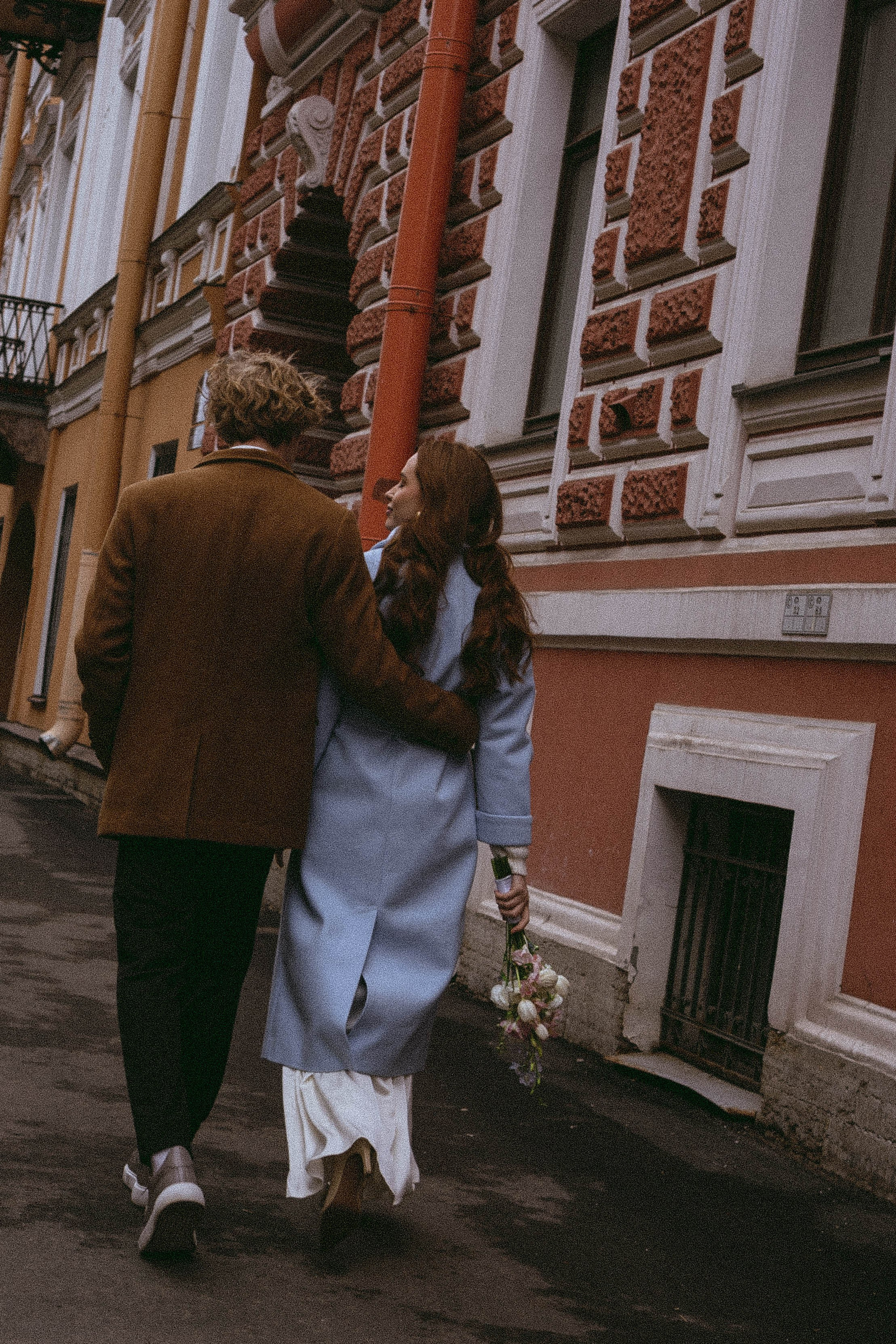 СВАДЕБНАЯ СЬЕМКА В ОТЕЛЕ. СБОРЫ ЖЕНИХА И НЕВЕСТЫ И ТАКЖЕ ТОР И ПОДГОТОВКА К ПРОГУЛКЕ И ПРОГУЛКА ПО ПЕТРОГРАДКЕ. Профессиональный фотограф, Санкт-Петербург — Виктория Богомолова