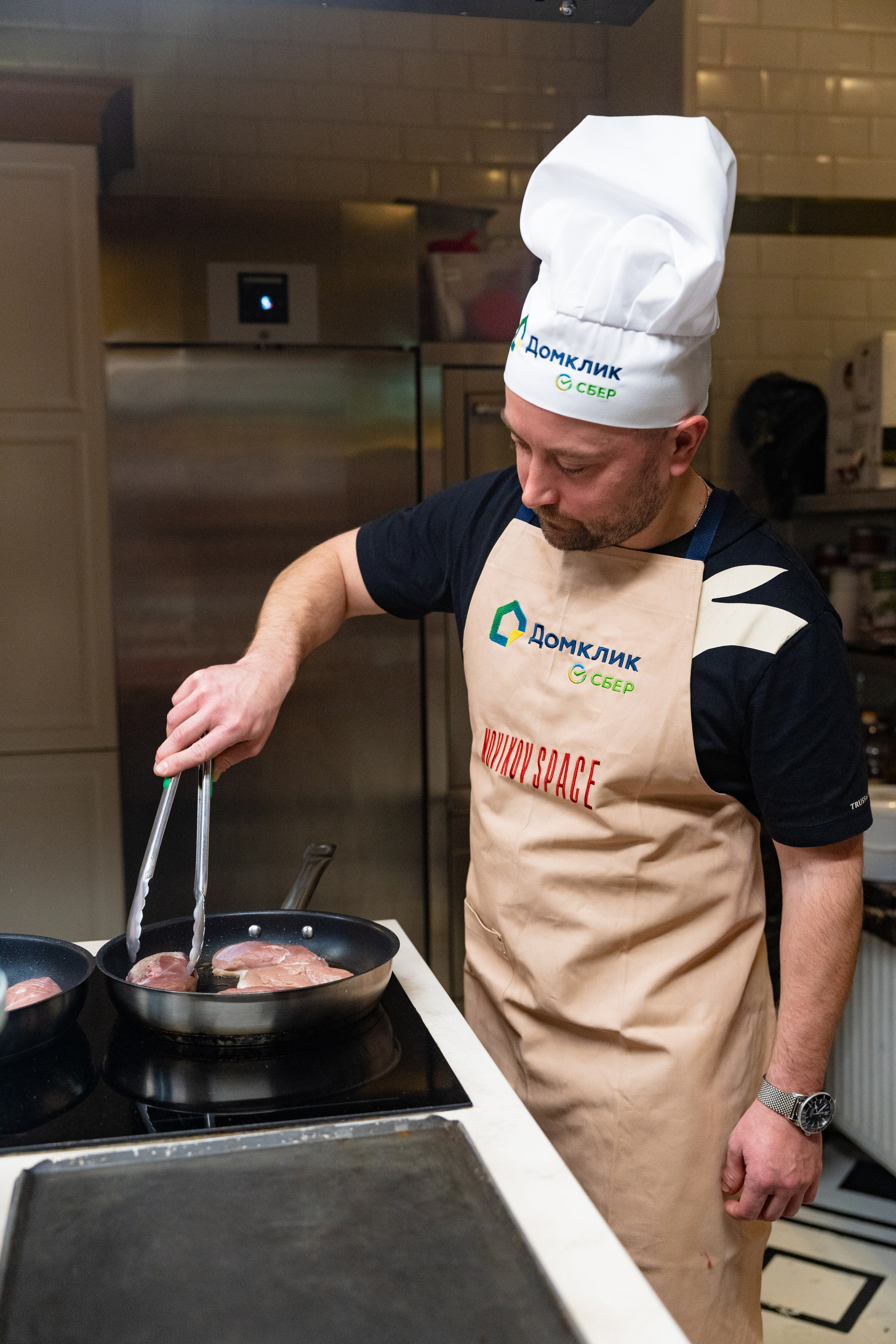 NOVIKOV SCHOOL — Умами зал. Фотограф Никита Комаров