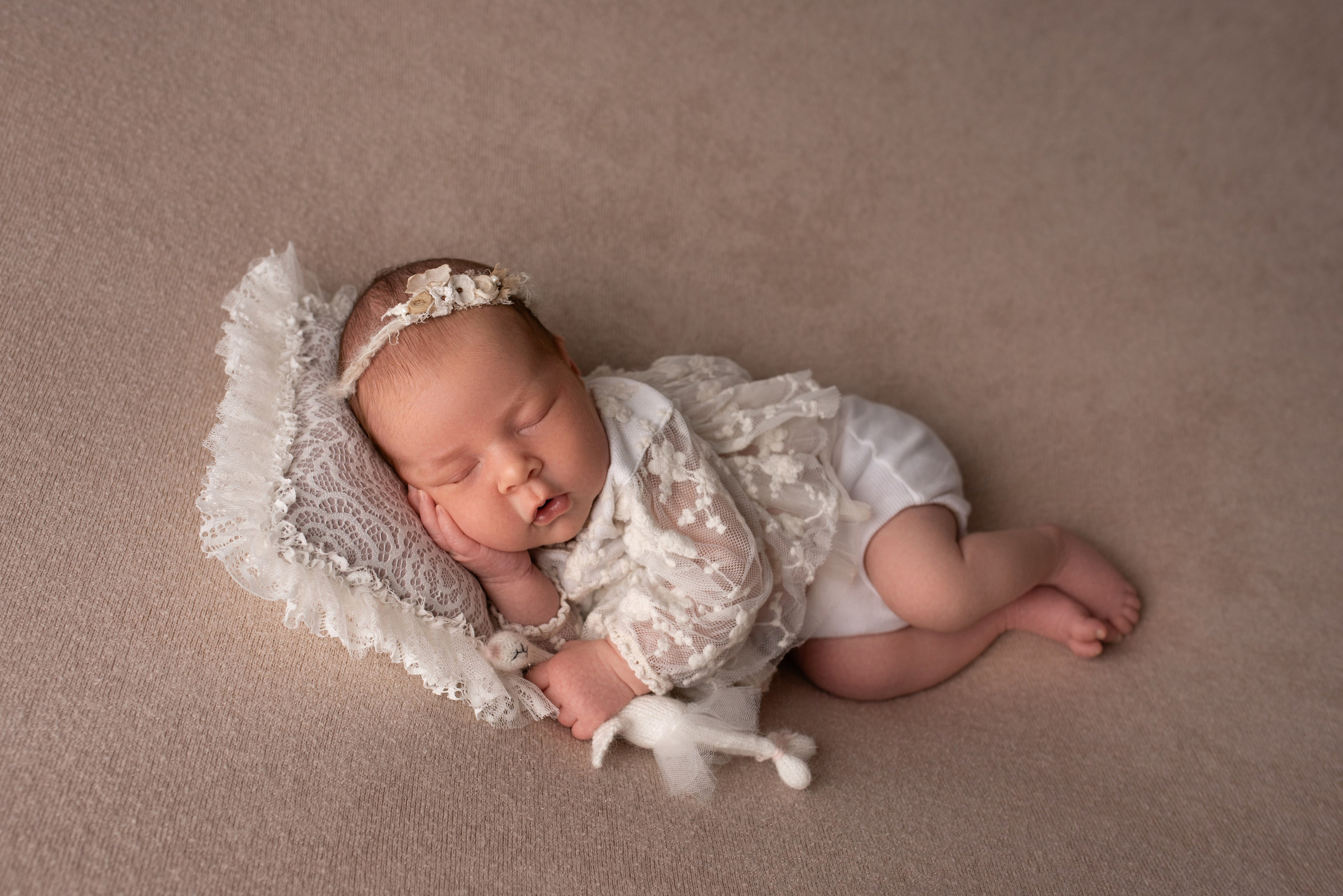 Новорождённые девочки. Детский фотограф новорождённых в Минске Боровик Екатерина