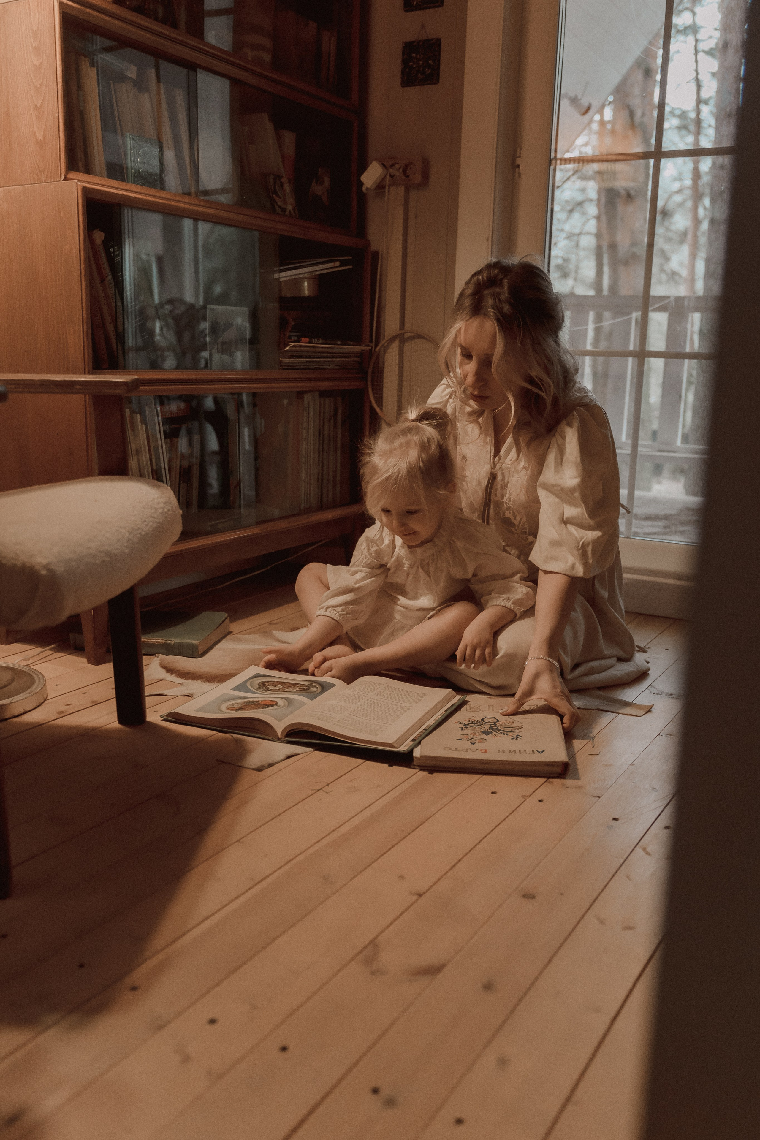 Лея и Ксения в фотодаче Ландыши. Семейный и детский фотограф в Сергиев Посаде, Хотьково Якимчук Любовь