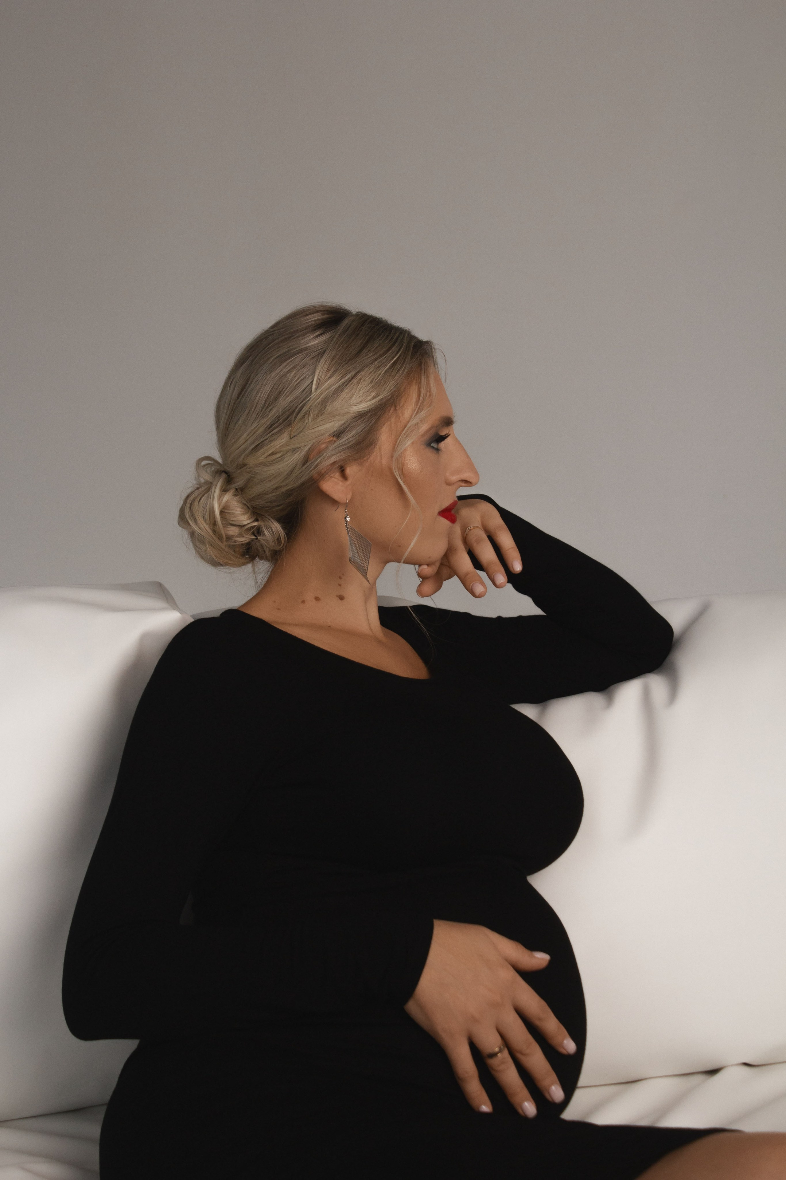 Женские студийные портреты для серт. Фотограф Анастасия Косюра