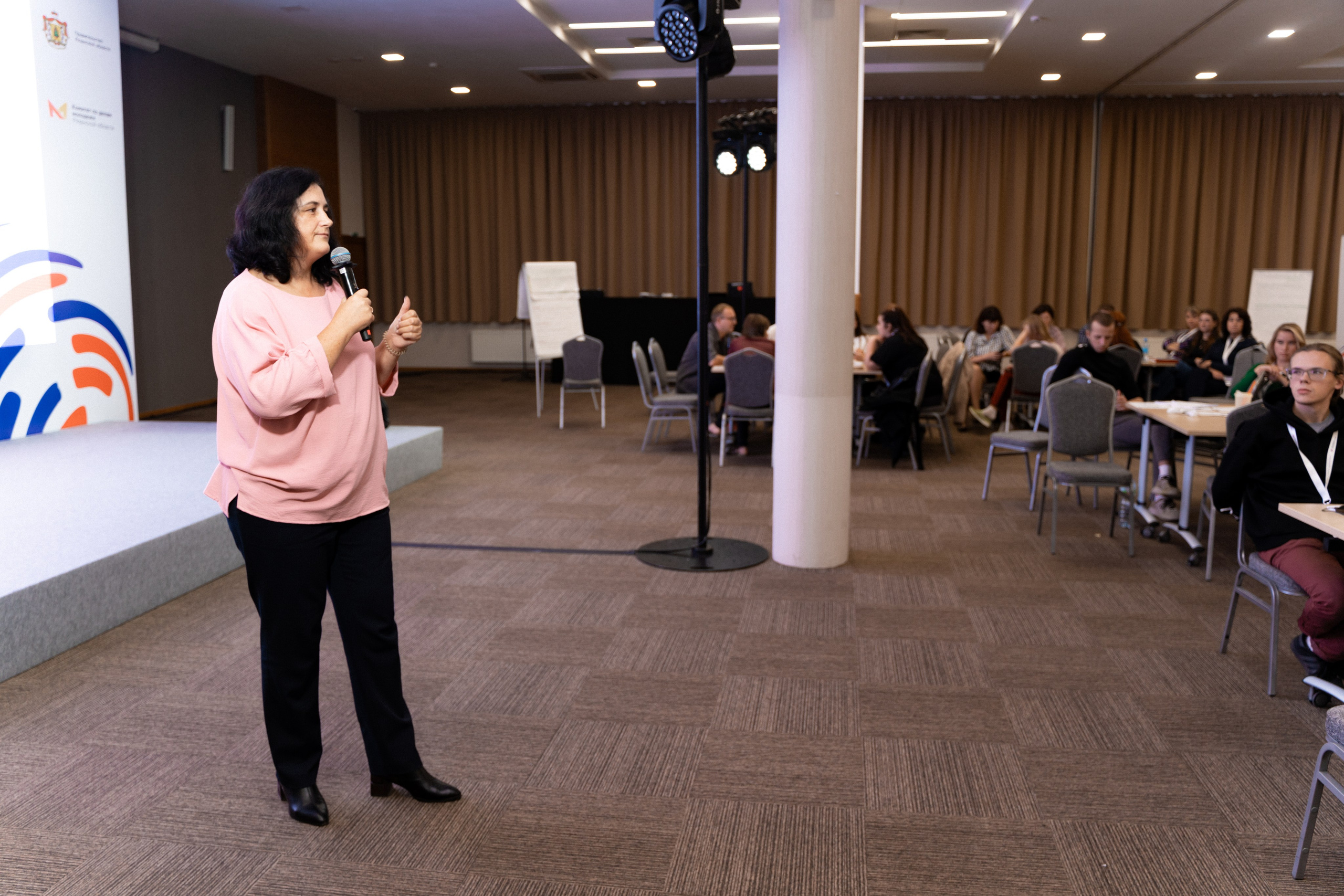 Окружной семинар в сфере профилактики от Росмолодежи в Амаксе 2024. Фотограф Надежда Погребняк | Рязань | Москва